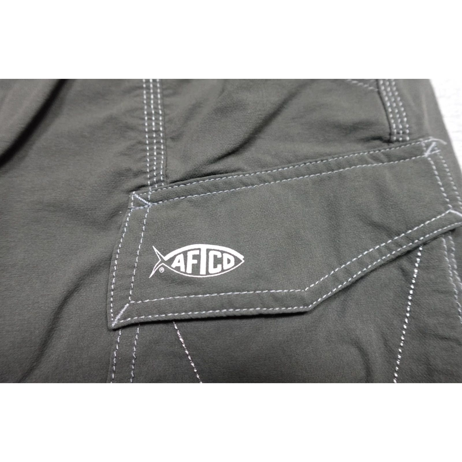 Vintage AFTCO Cargo Short Mens 30 Green Lightweight Pockets Zip 5-Pocket Belt Loops Summer Casual USA Mens Size US 30 / EU 46 - 2 Thumbnail