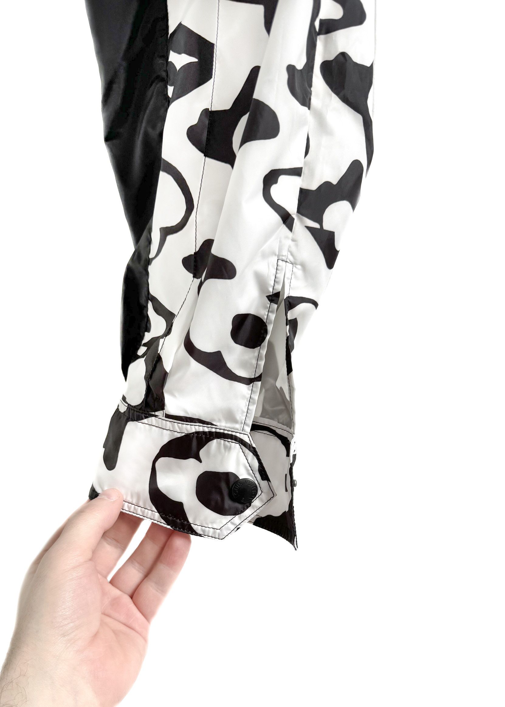 Louis Vuitton Louis Vuitton 2021 Black White Printed Cuffed Jogging Pants Size 27" / US 4 / IT 40 - 4 Thumbnail