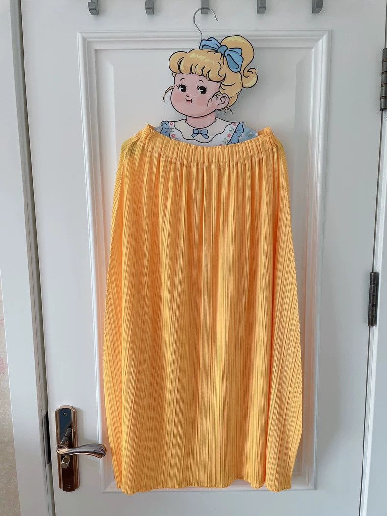 Issey Miyake Issey Miyake size:1 Yellow pleated skirt Size 31" - 1 Thumbnail