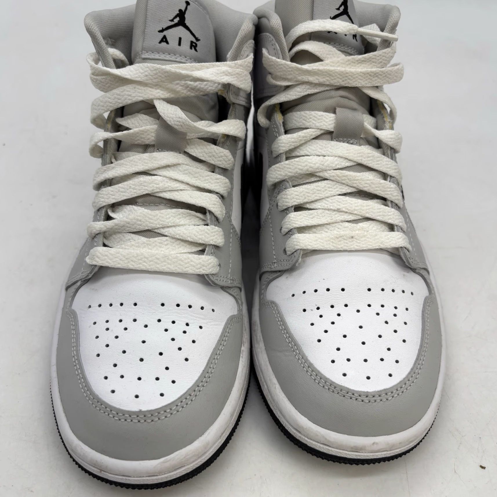Jordan Brand Nike Air Jordan 1 Mid Light Smoke Grey Fog BQ6472-015 Size 7 Women's 5.5 Men Size US 7 / IT 37 - 4 Thumbnail