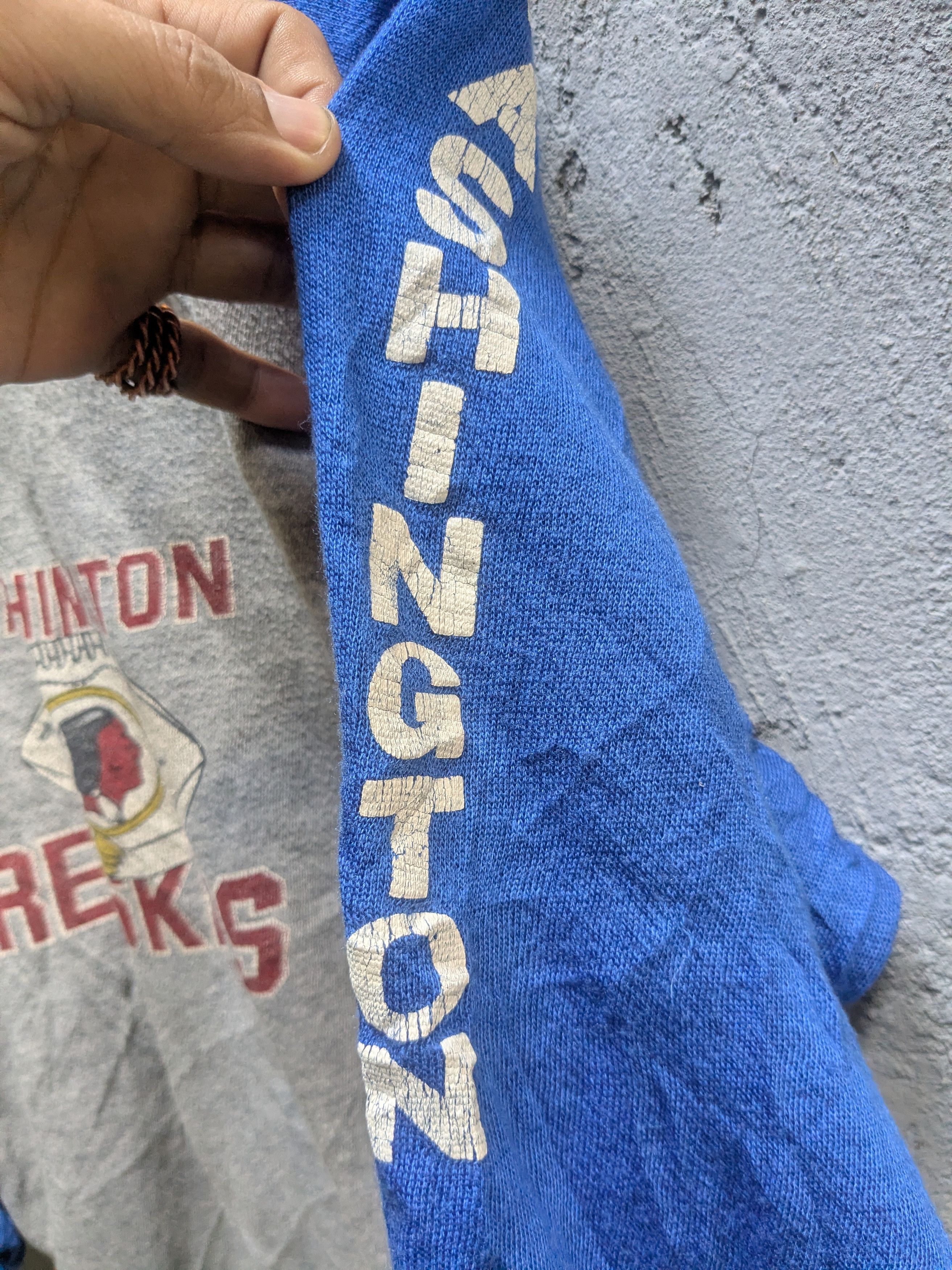 Vintage Washington Redskins raglan t-shirt 1980s. Made in taiwan Size US M / EU 48-50 / 2 - 4 Thumbnail