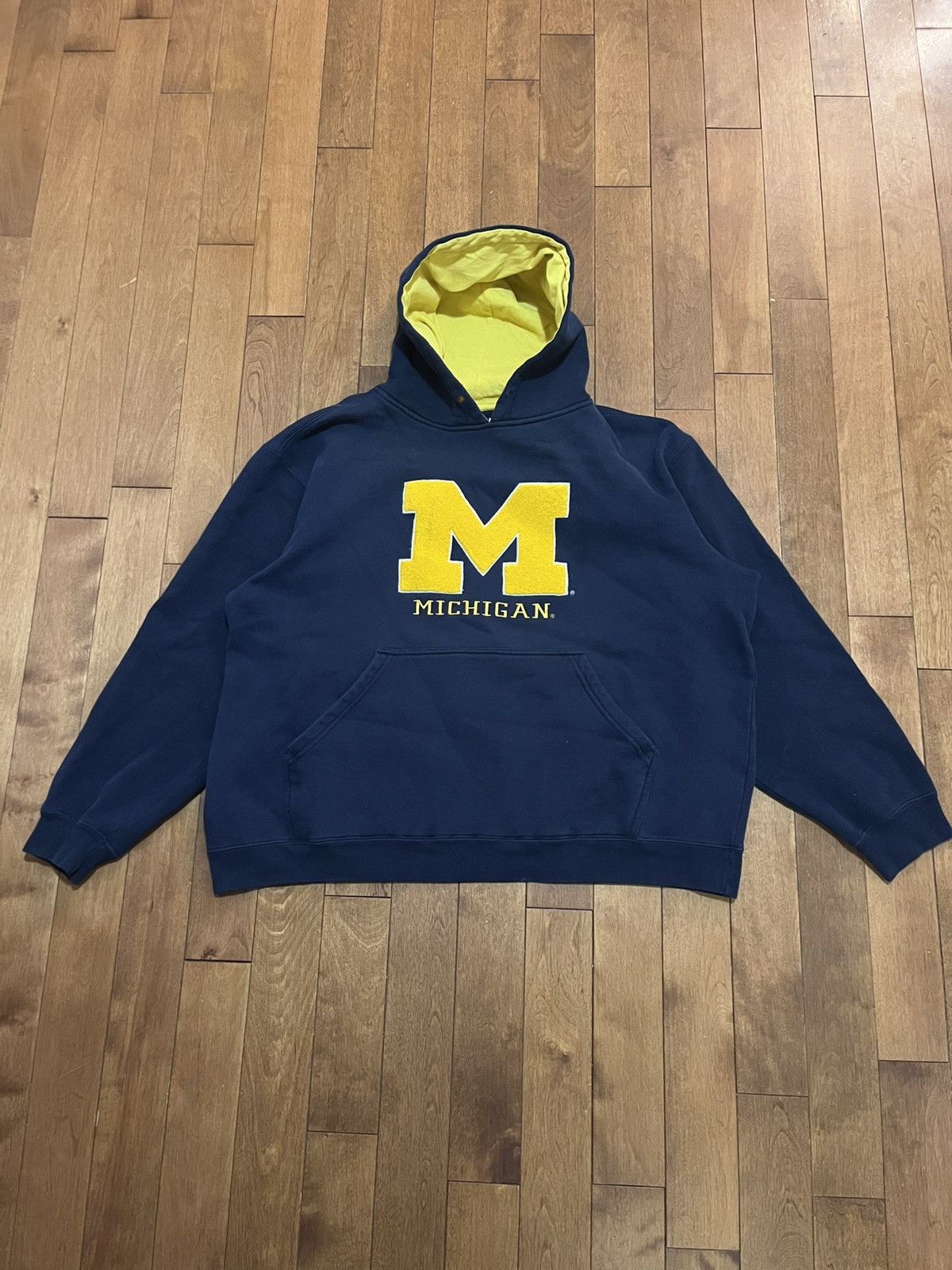 Vintage Vintage y2k boxy michigan hoodie Size US XL / EU 56 / 4 - 2 Thumbnail