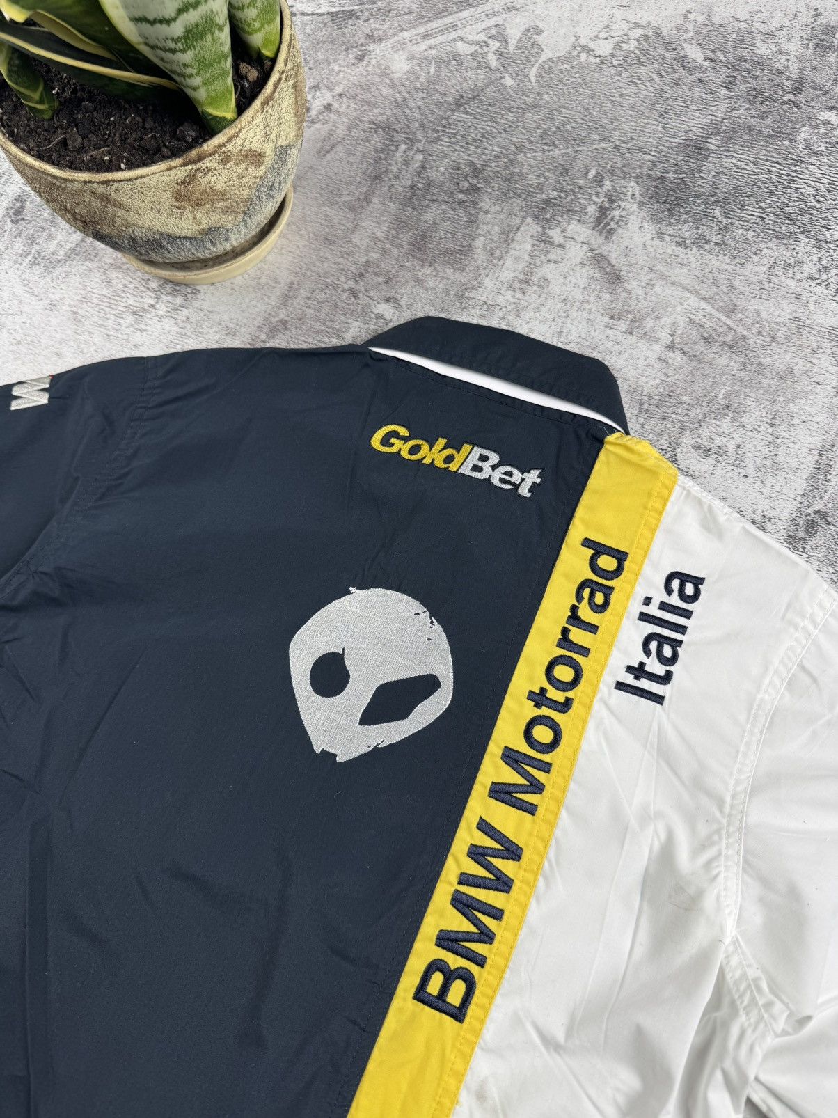 Bomboogie Vintage Bomboogie Formula 1 F1 Motorrad Button NEW Shirt Tee Size US S / EU 44-46 / 1 - 20 Thumbnail