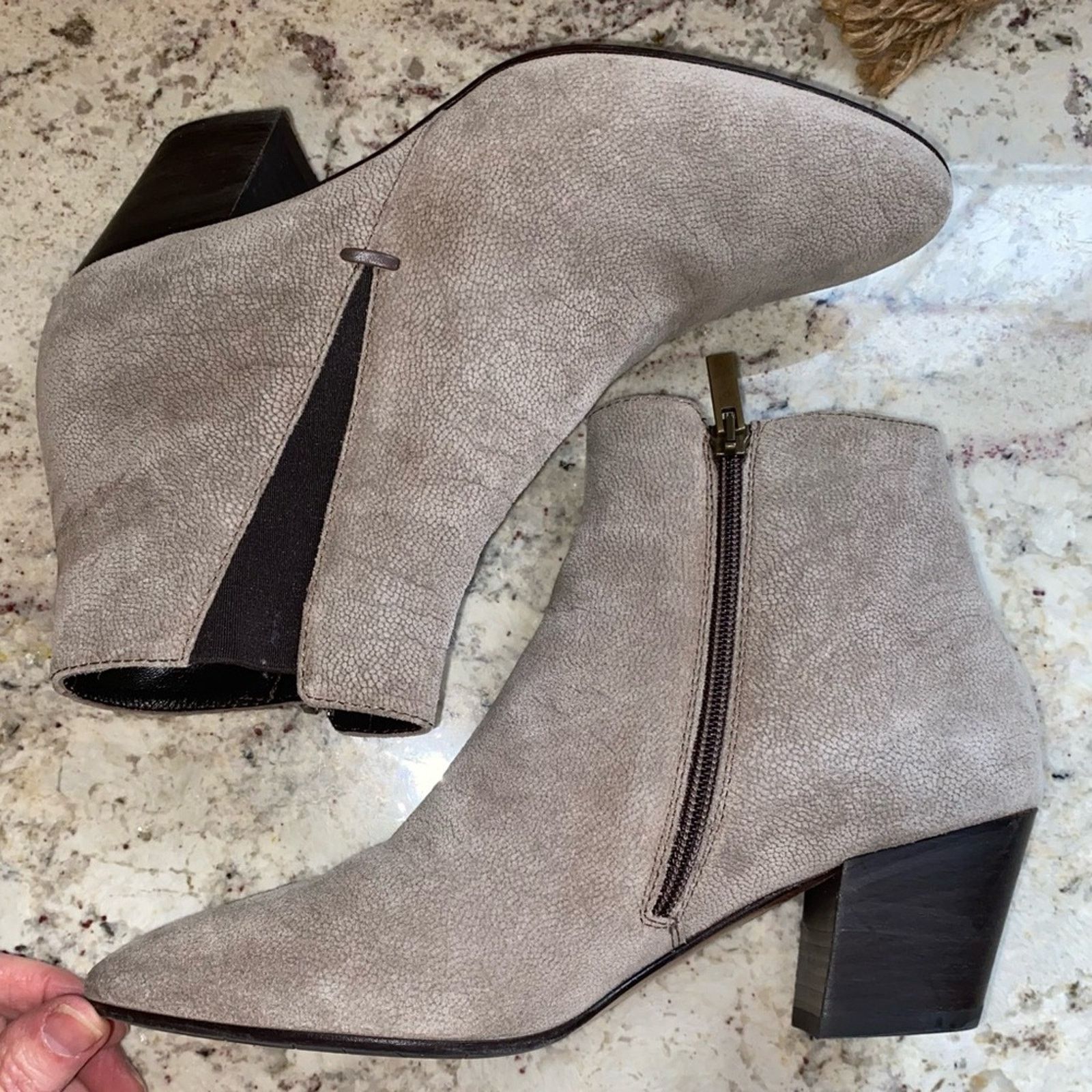 Aquatalia Aquatalia $398 Faylynn Weatherproof Suede Bootie | 8.5 EUC Size US 8.5 / IT 38.5 - 9 Thumbnail