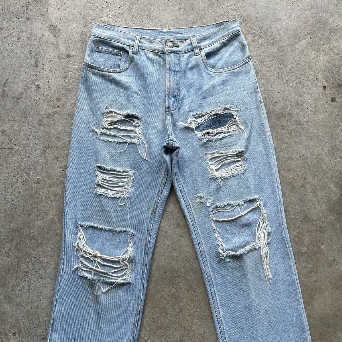 Japanese Brand Vintage Japan Ripped Jeans Faded Distressed Denim Pants W32 Size US 32 / EU 48 - 3 Thumbnail