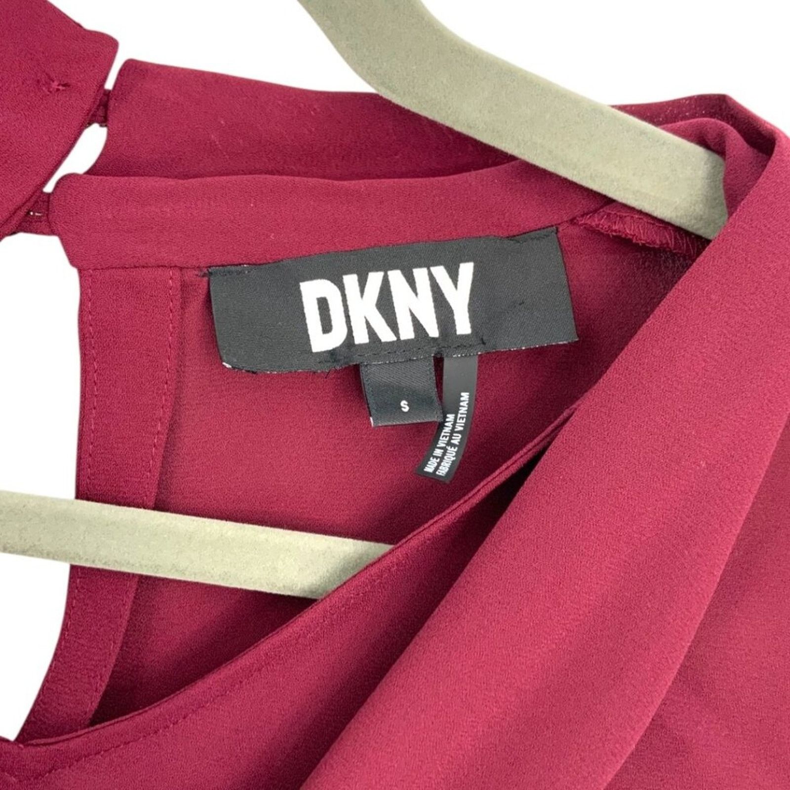 DKNY DKNY Sleeveless Tie Collar Blouse Cranberry Size Small NWOT Size S / US 4 / IT 40 - 4 Thumbnail