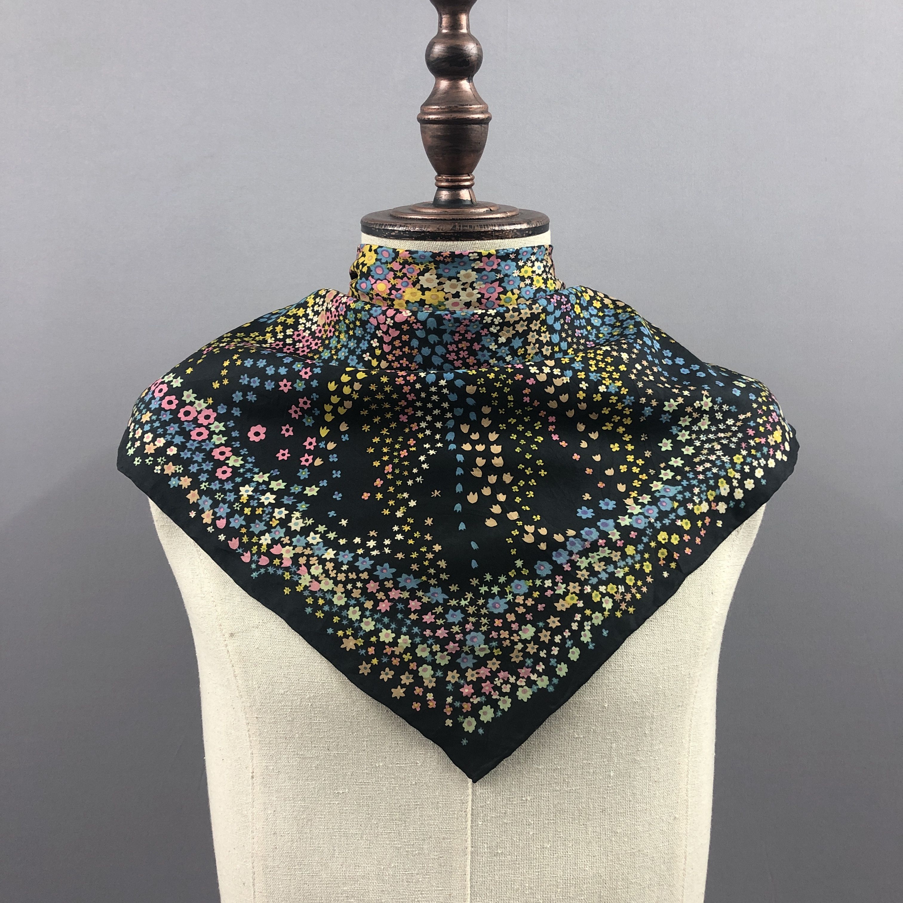Other Vintage SILK Scarf Twill Stole Wraps 56789 Size ONE SIZE - 2 Thumbnail