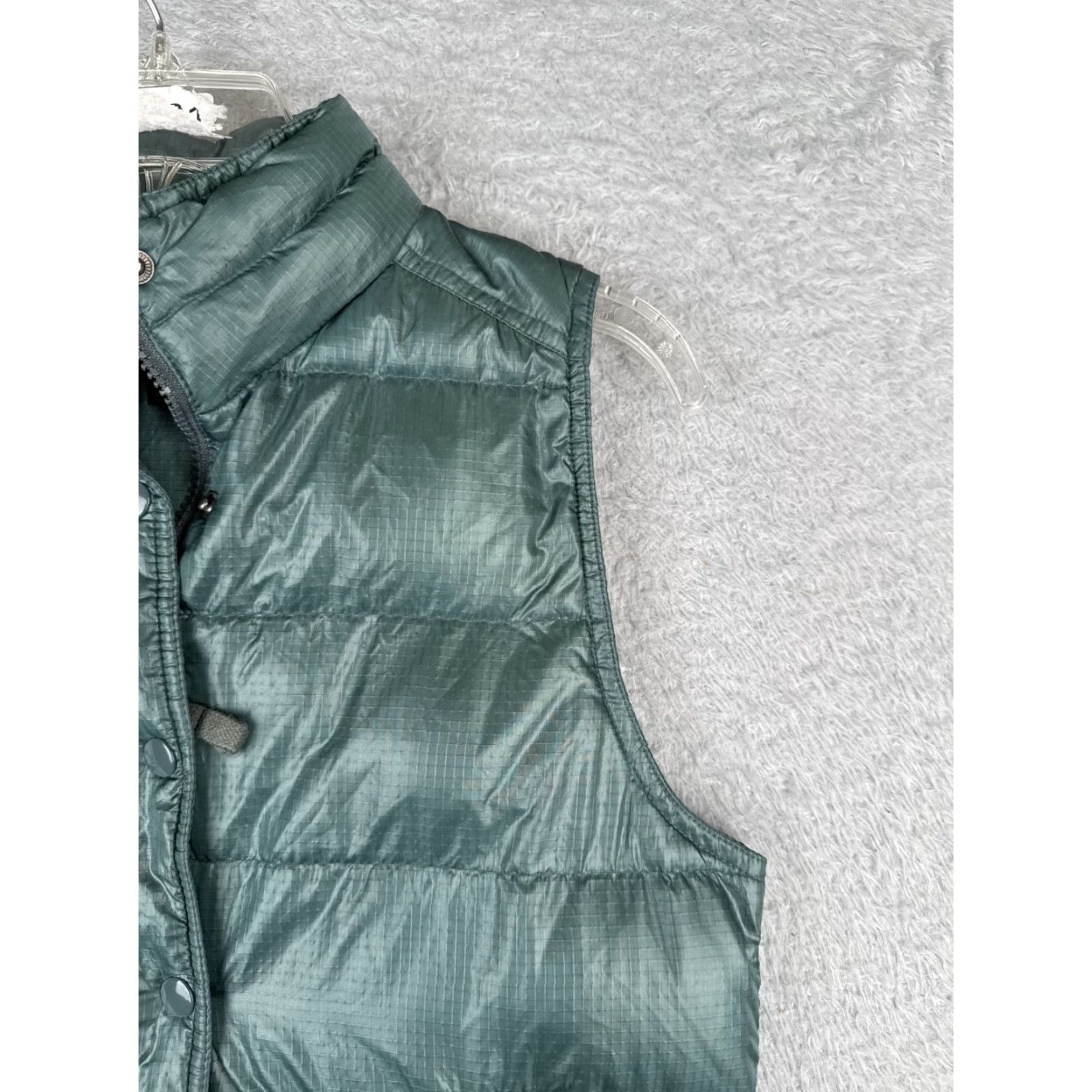 J.Crew J.Crew Vest Womens XS Green Puffer Down Full Zip Pockets Read Textile Shell Quilted Zipper Regular Menus? Size XS / US 0-2 / IT 36-38 - 2 Thumbnail