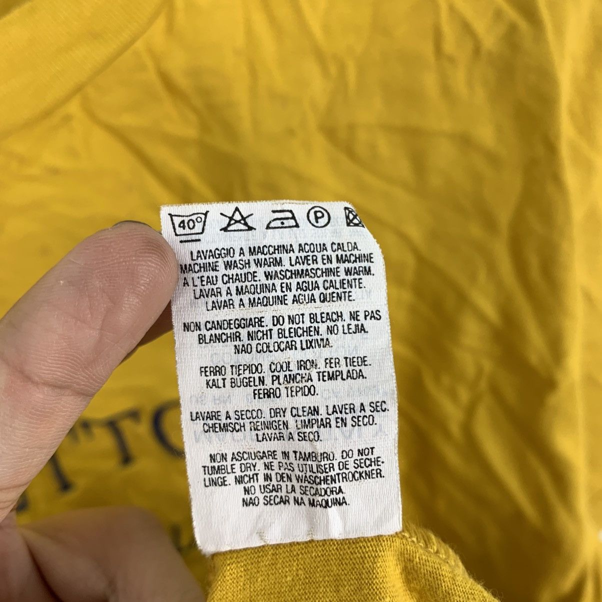 Benetton Vintage 90s BENETTON ITALY Embroidered Logo Yellow Tshirt Size US XL / EU 56 / 4 - 8 Thumbnail