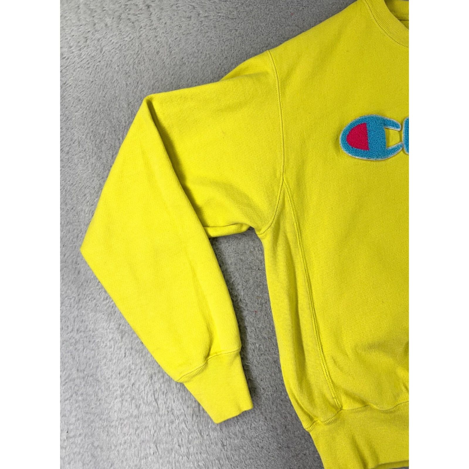 Champion Champion Sweater Adult Medium Yellow Logo Sweatshirt Crew Neck Pullover Casual, Travel, Workwear Men M Yellow 90s? Size US M / EU 48-50 / 2 - 3 Thumbnail