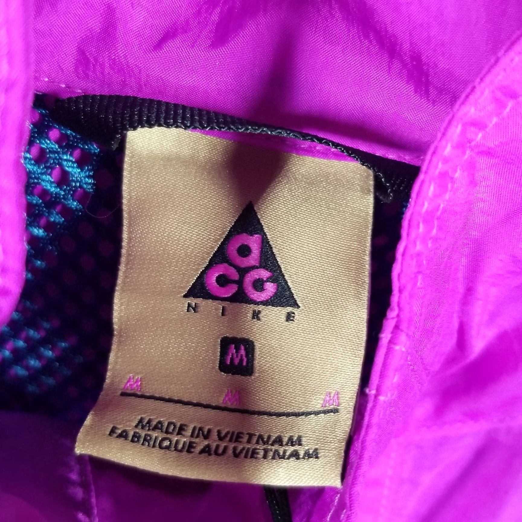 Nike ACG VINTAGE Nike Womens M ACG NRG Packable Anorak Jacket BQ3615-551 Vivid Purple/blue Force Size M / US 6-8 / IT 42-44 - 4 Thumbnail
