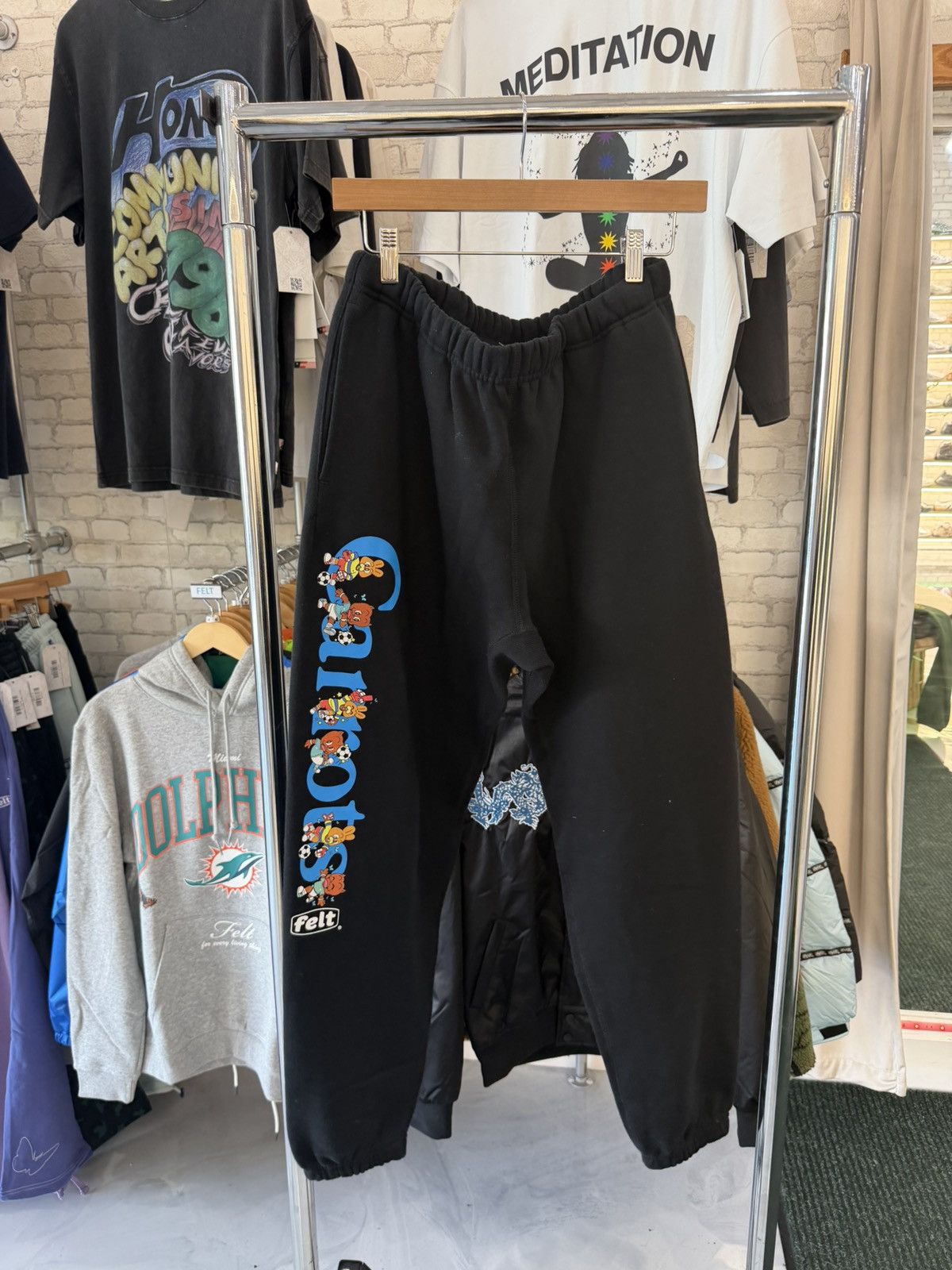 FELT FELT x Carrots By Anwar Carrots “Wordmark” Black Sweatpants Size US 32 / EU 48 - 1 Thumbnail