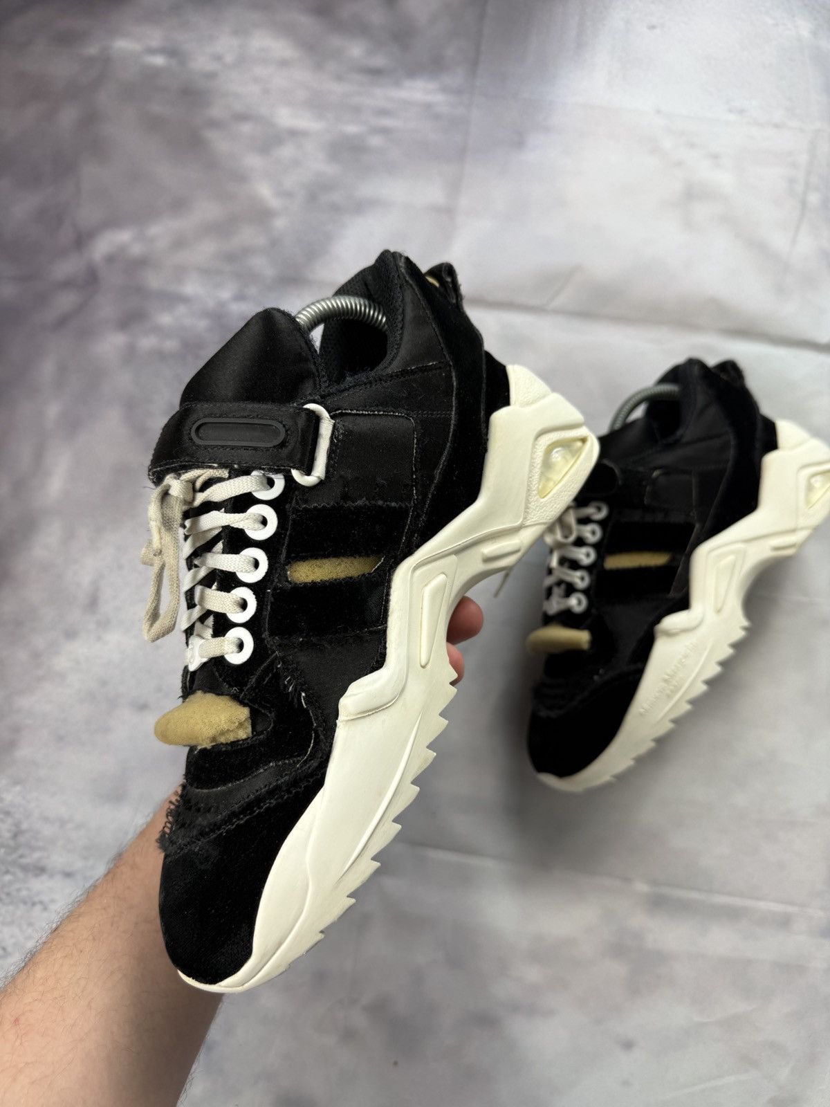Maison Margiela Maison Margiela Retro Fit Artisanal Sneakers Black White Size US 7 / EU 40 - 5 Thumbnail