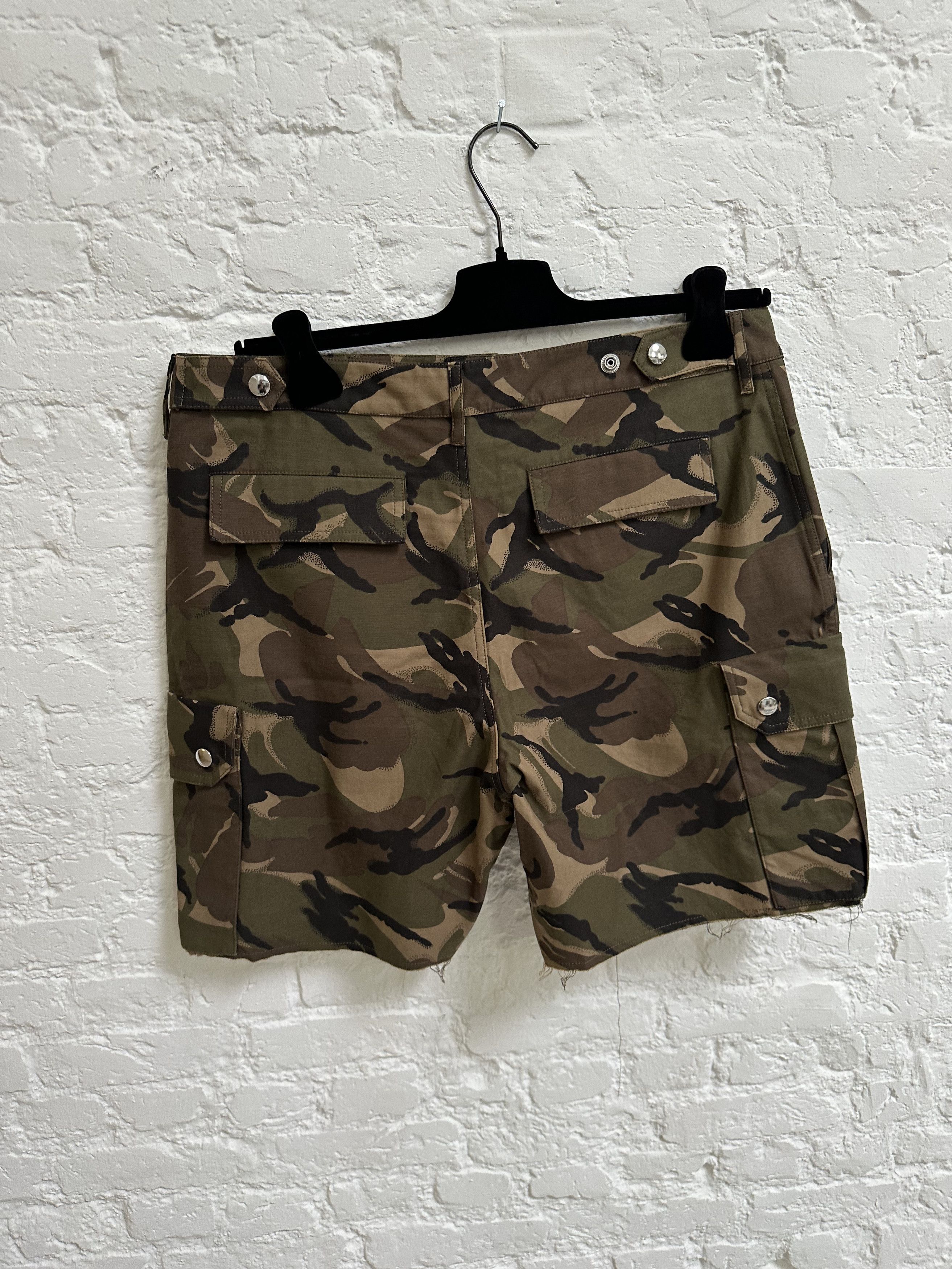 Celine Camo Shorts Size 52 Size US 36 / EU 52 - 3 Thumbnail