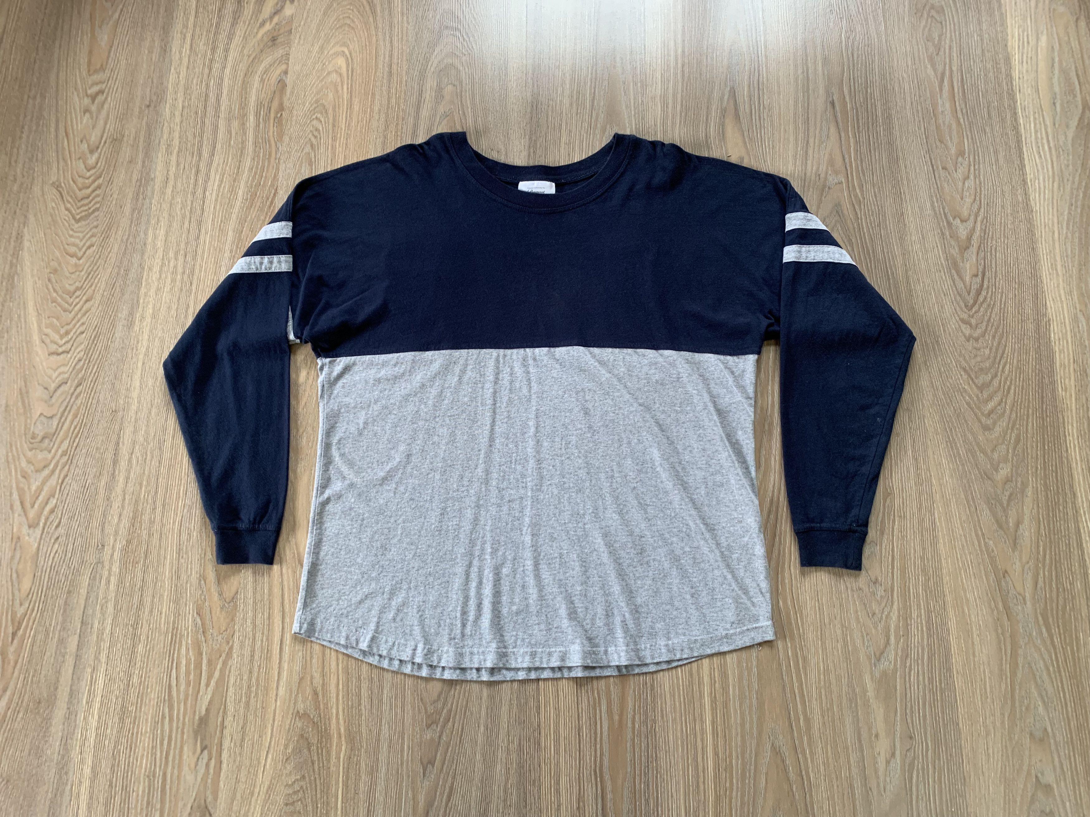 Rare Paramount Pictures Printed Reglan Long Sleeve Tee