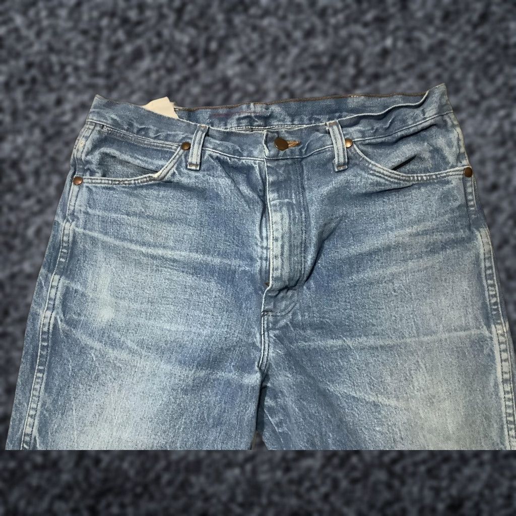 Wrangler Wrangler Jeans Mens 32x30 Light Wash Cowboy Cut Slim Fit 100% Cotton 936DEN Cowboy Wrangler Denim Jeans Slim Fit Mens 30 Inseam Light Blue 936DEN Size US 32 / EU 48 - 1 Thumbnail