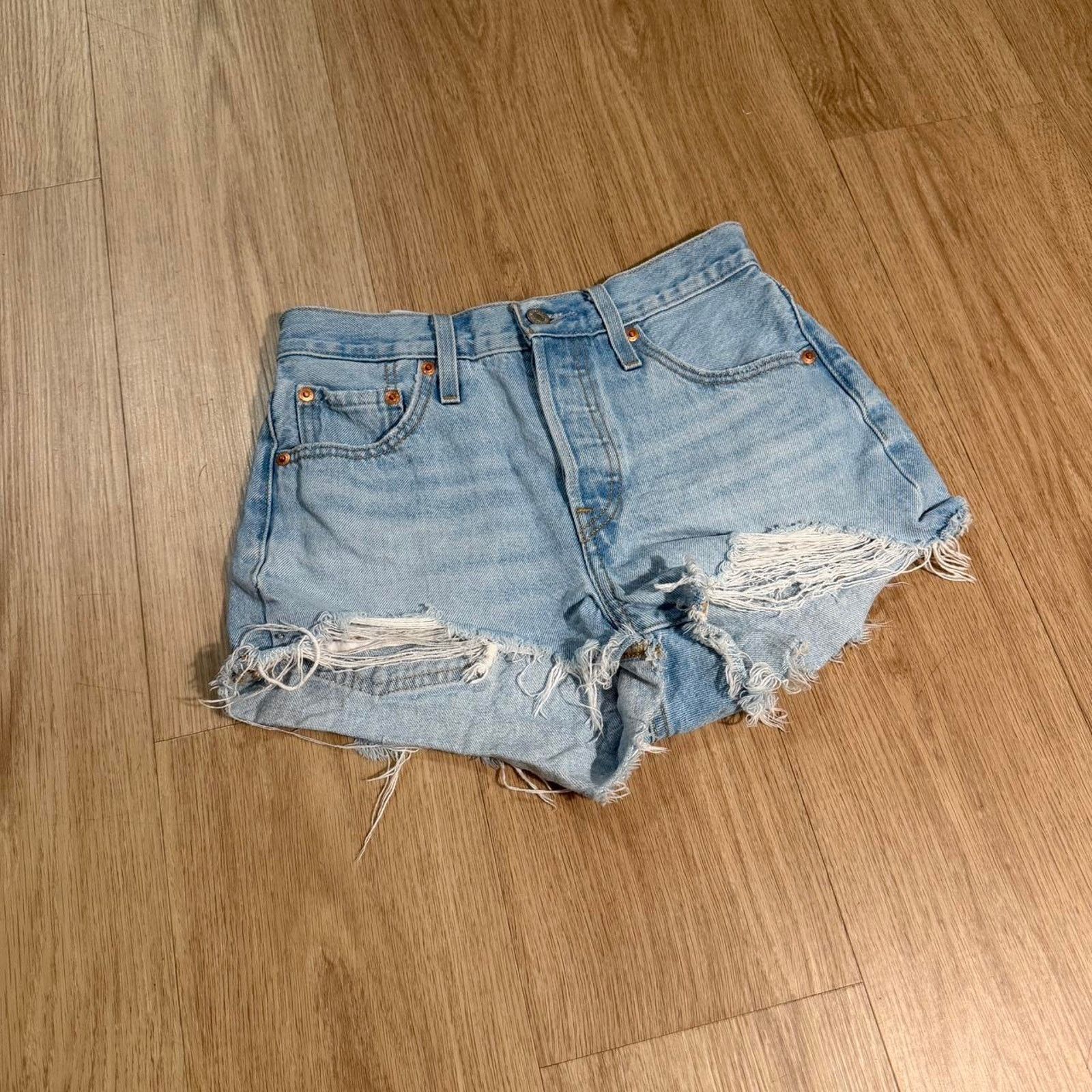 Levi's Levis 501 distressed denim shorts Size 25" / US 0 / IT 36 - 1 Thumbnail