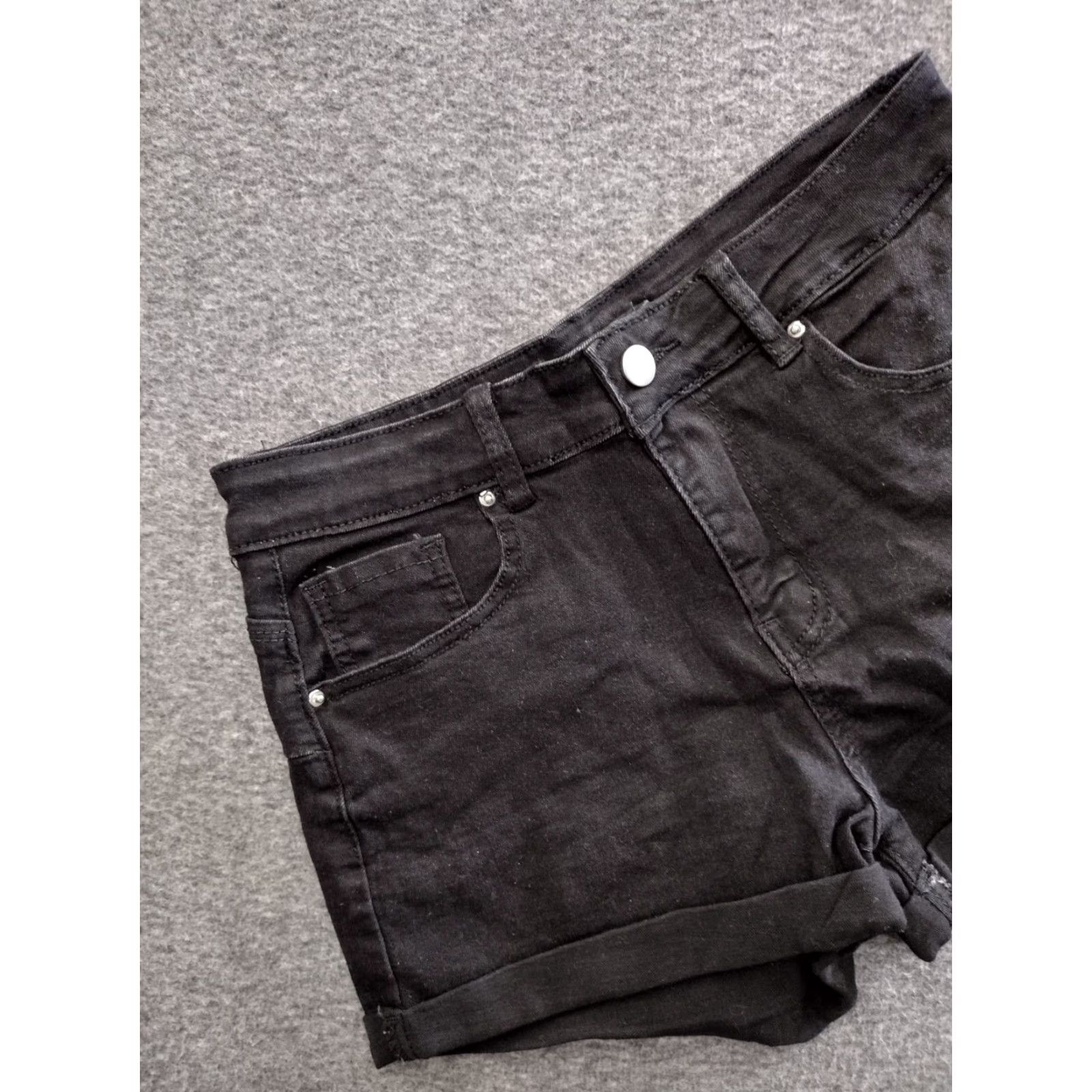 Vintage Women's Mid Rise Stretch Denim Shorts - 2.0 Inseam, Black, M, Cuffed, Flat Front - Casual Denim Shorts, 26" Waist, Regular, Women Size 32" / US 10 / IT 46 - 6 Thumbnail