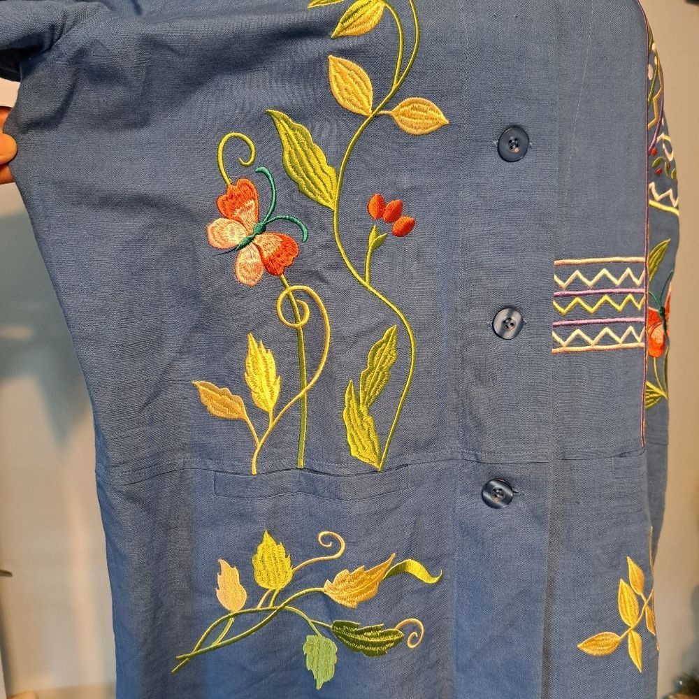 Other Susan Graver Grannycore Embroidered Linen Floral Butterfly Top Medium Blue/Multi Size M / US 6-8 / IT 42-44 - 11 Thumbnail