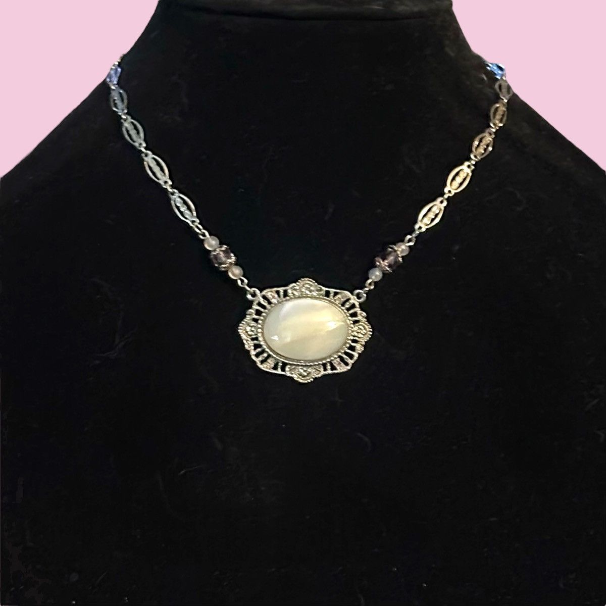 Other × Vintage Vintage 1928 silver ornate link mother of pearl necklace Size ONE SIZE - 1 Thumbnail