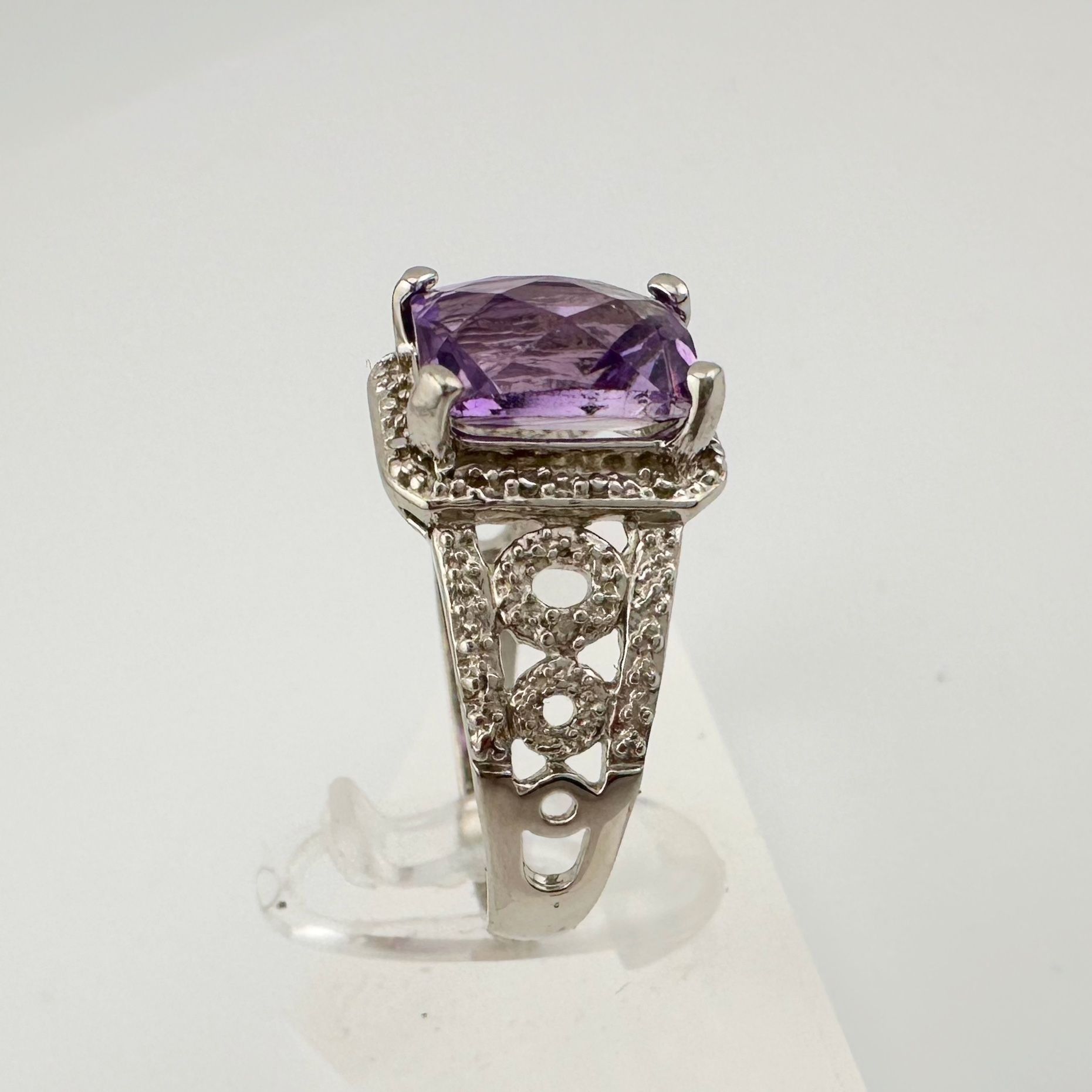 Other Beautiful Emerald Cut 2.25 Carat Amethyst Ring - Sz 8 Size ONE SIZE - 2 Thumbnail