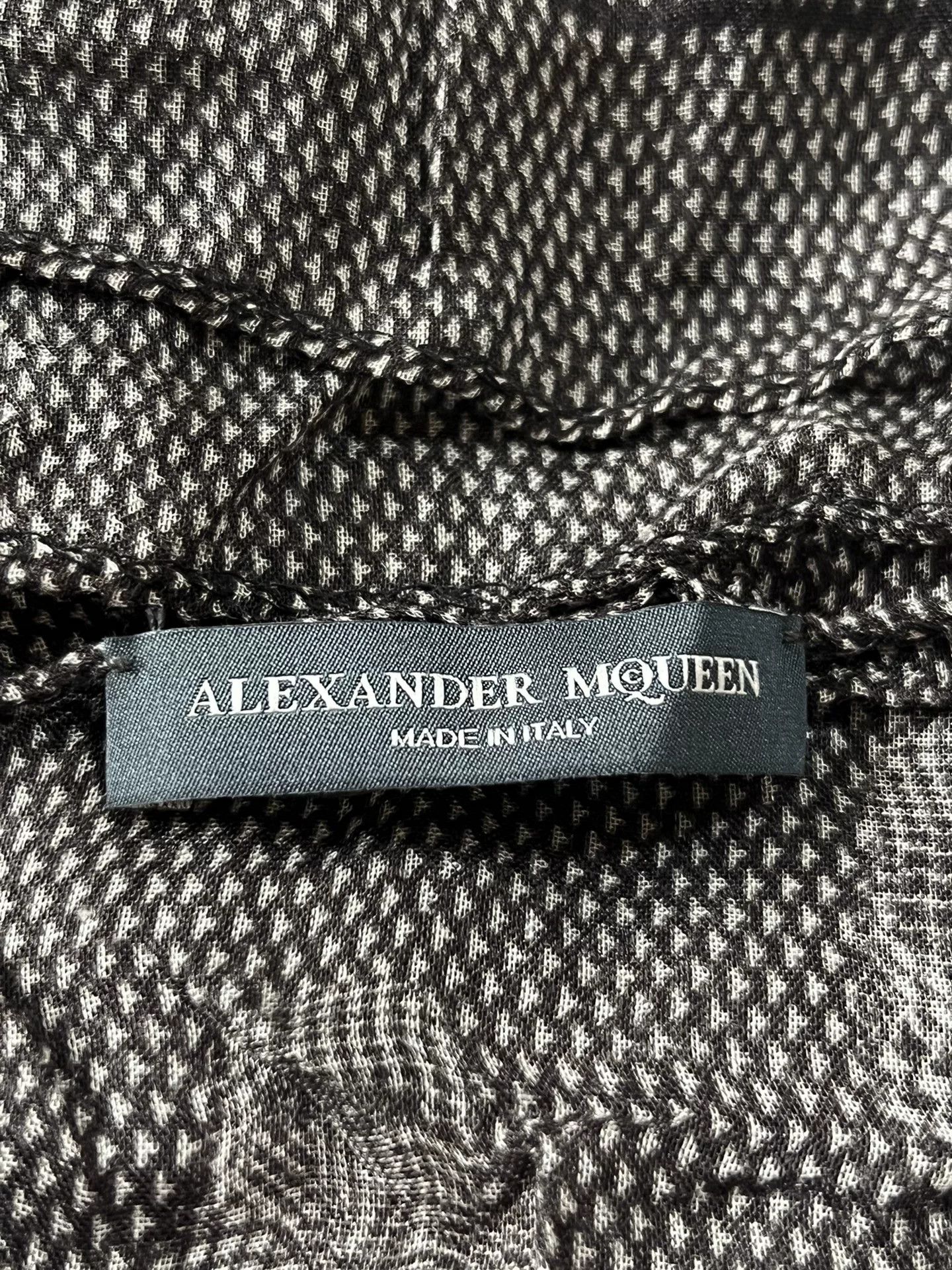 Alexander McQueen Alexander McQueen Classic Scarf Size ONE SIZE - 1 Thumbnail
