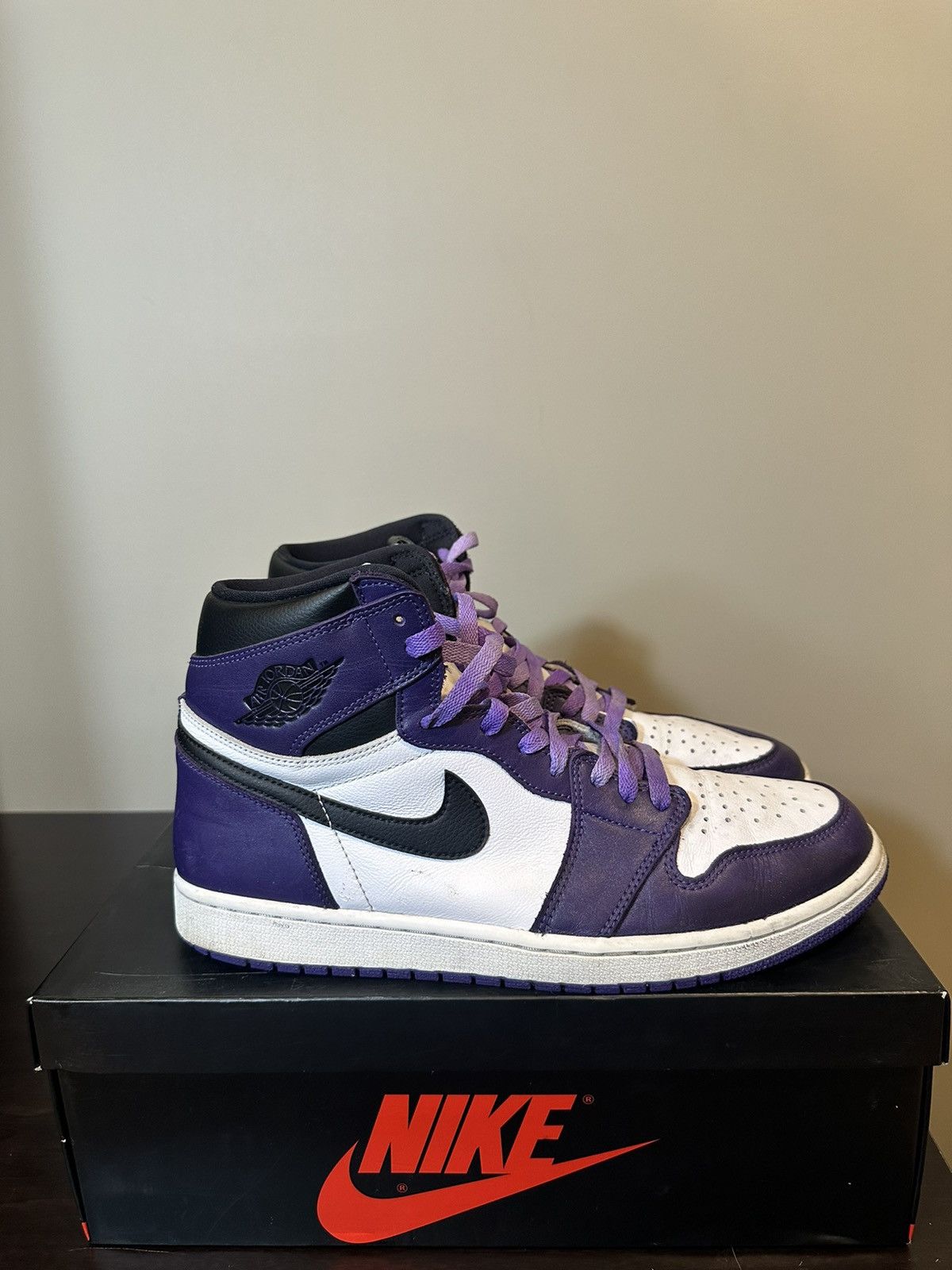 Jordan Brand × Nike 2020 Air Jordan 1 Retro High OG 'Court Purple 2.0' Size US 11.5 / EU 44-45 - 4 Thumbnail