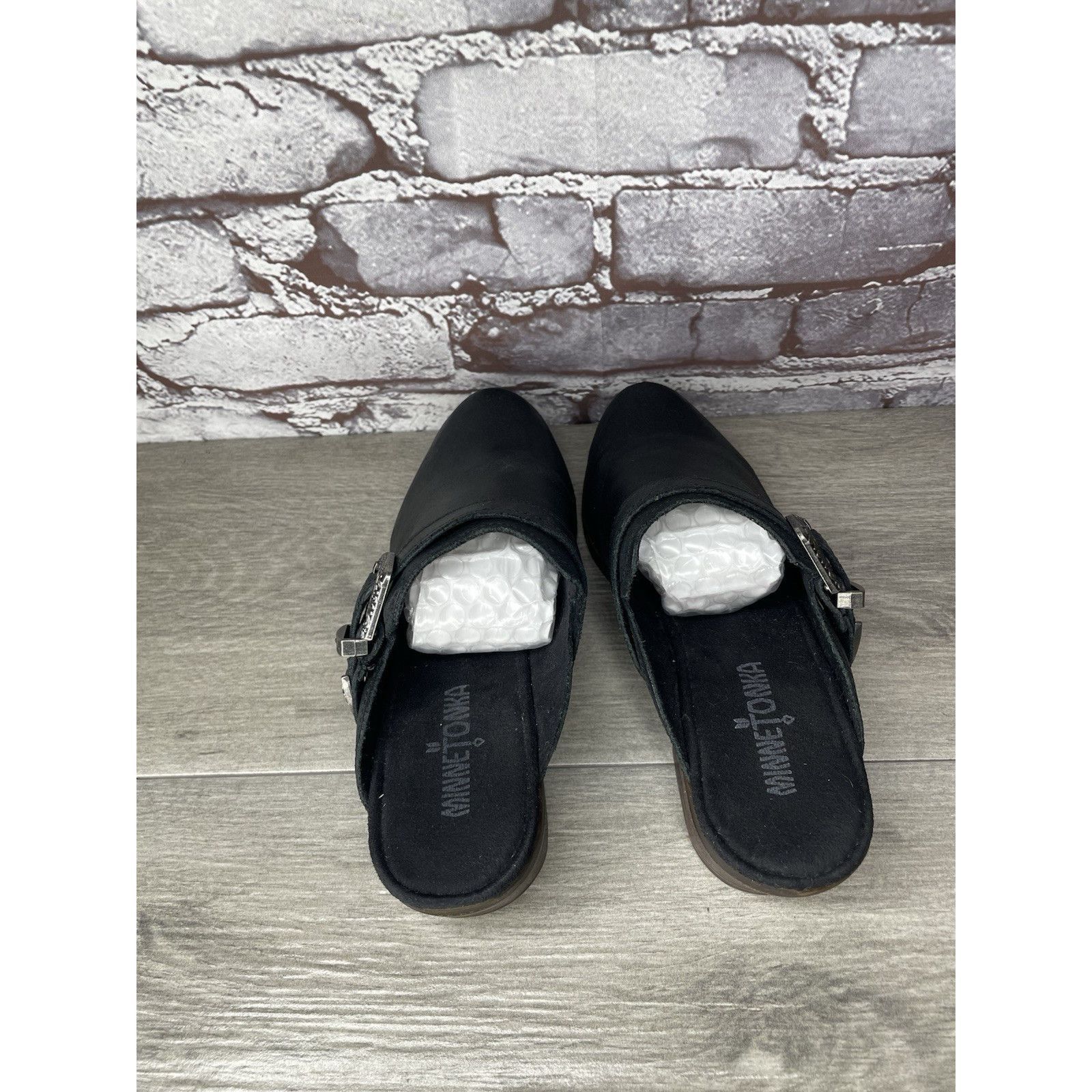Minnetonka Minnetonka Black Leather Silver Buckle Billie Mules Shoes Wo Size US 7.5 / IT 37.5 - 6 Thumbnail