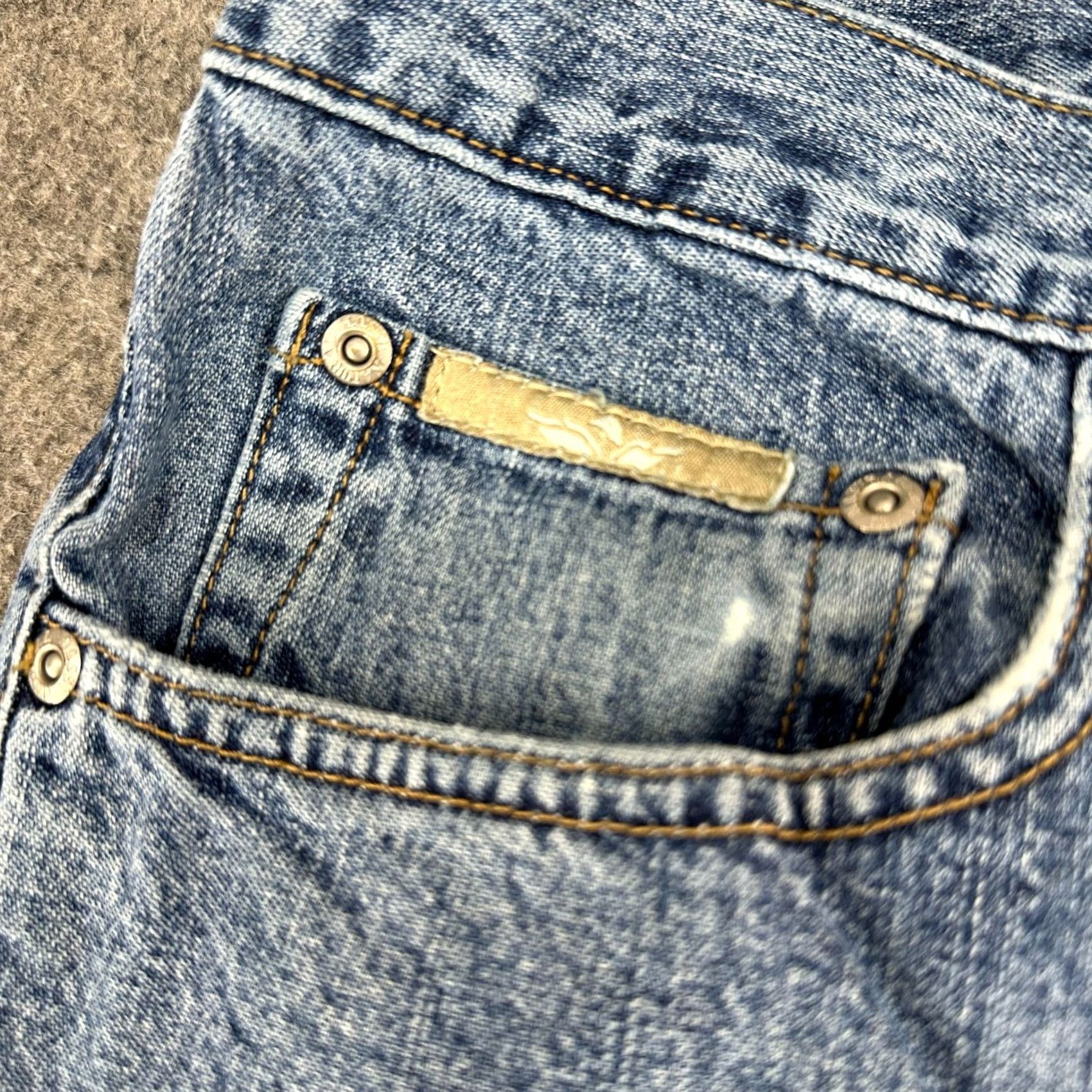 Vintage VINTAGE Natural Issue Jeans Men 36x32 Blue Relaxed Straight Light Wash Baggy Levi's 500 Series 90s Retro Mens Jeans Size US 36 / EU 52 - 7 Thumbnail