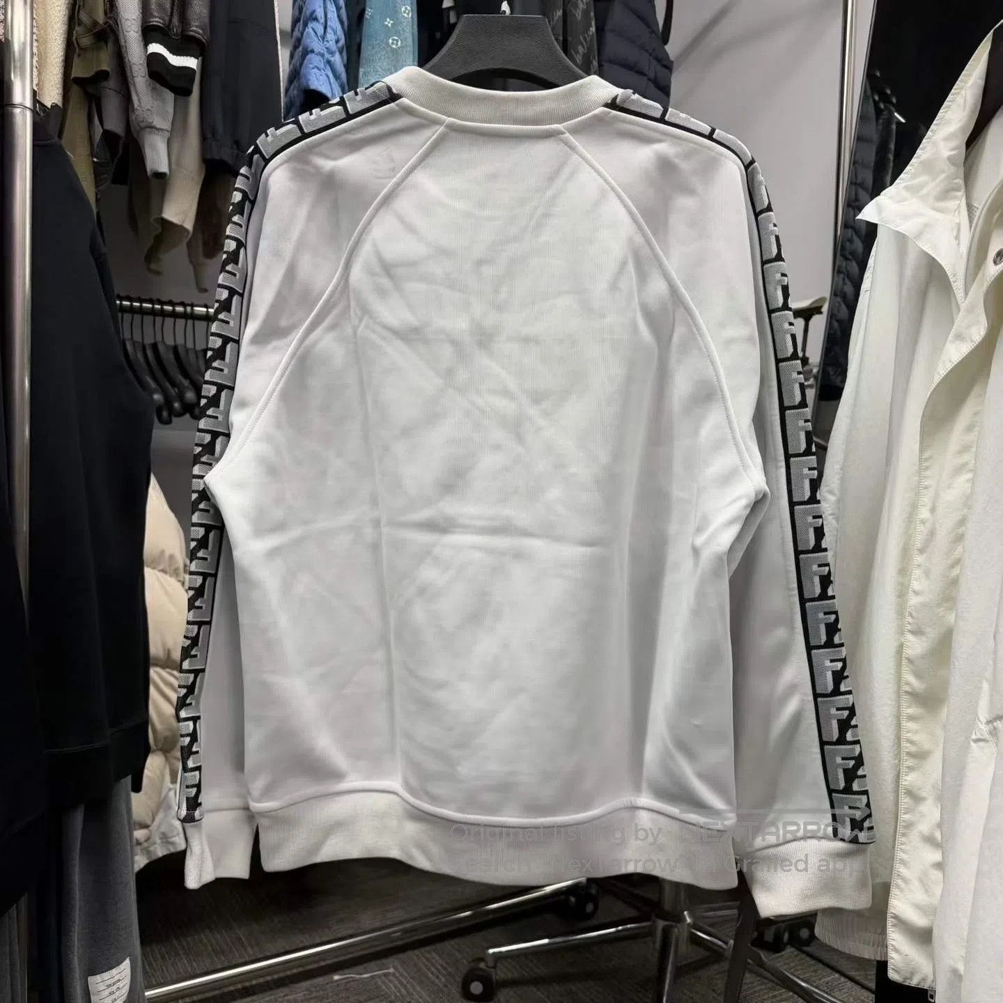 Fendi FENDI Full Sleeve Serial Logo Full-Lining Print Pullover H Size US XL / EU 56 / 4 - 2 Thumbnail