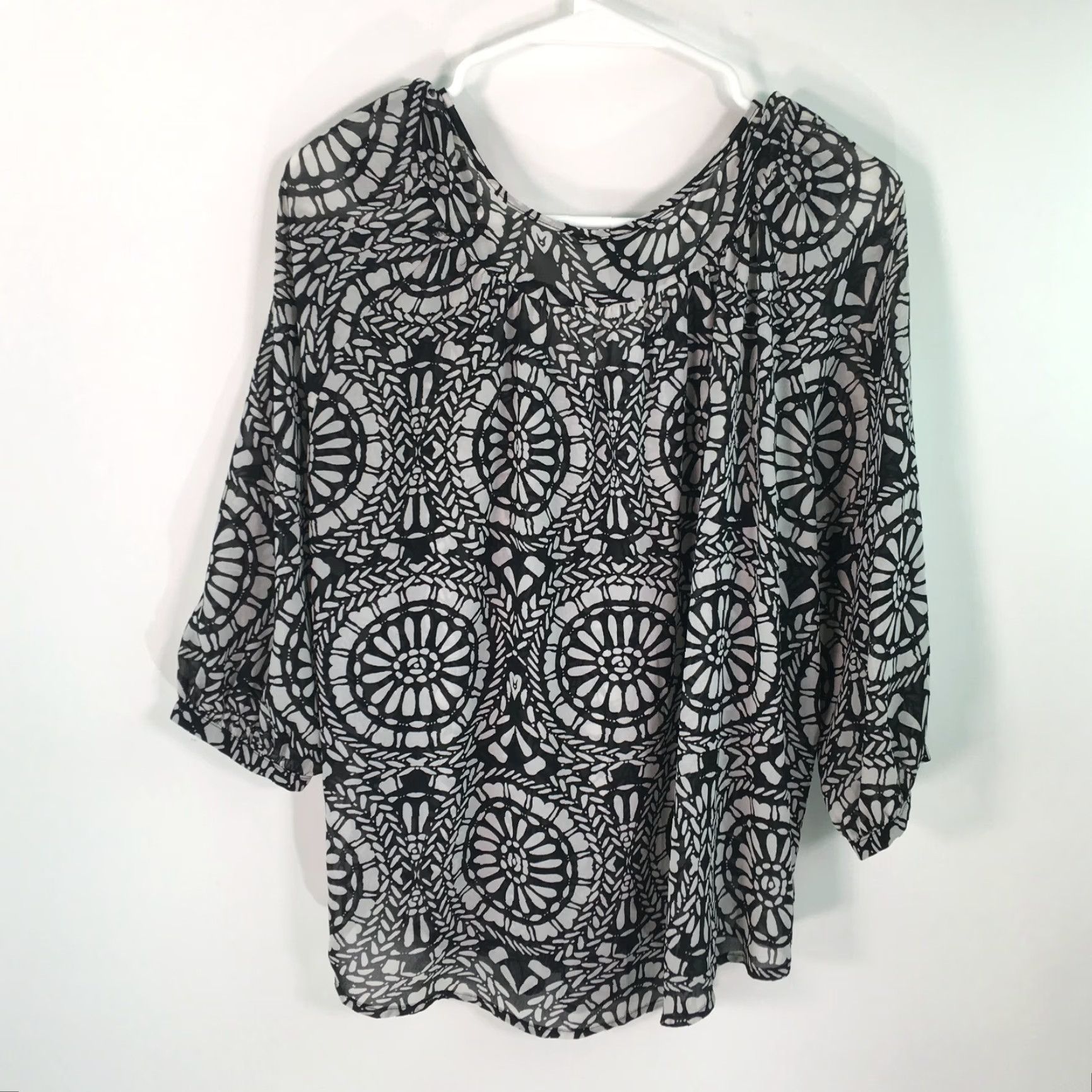 H&M VINTAGE H&M Blouse Shirt Womens 3/4 Sleeve Floral Pattern Black White Size 6 Size S / US 4 / IT 40 - 2 Thumbnail
