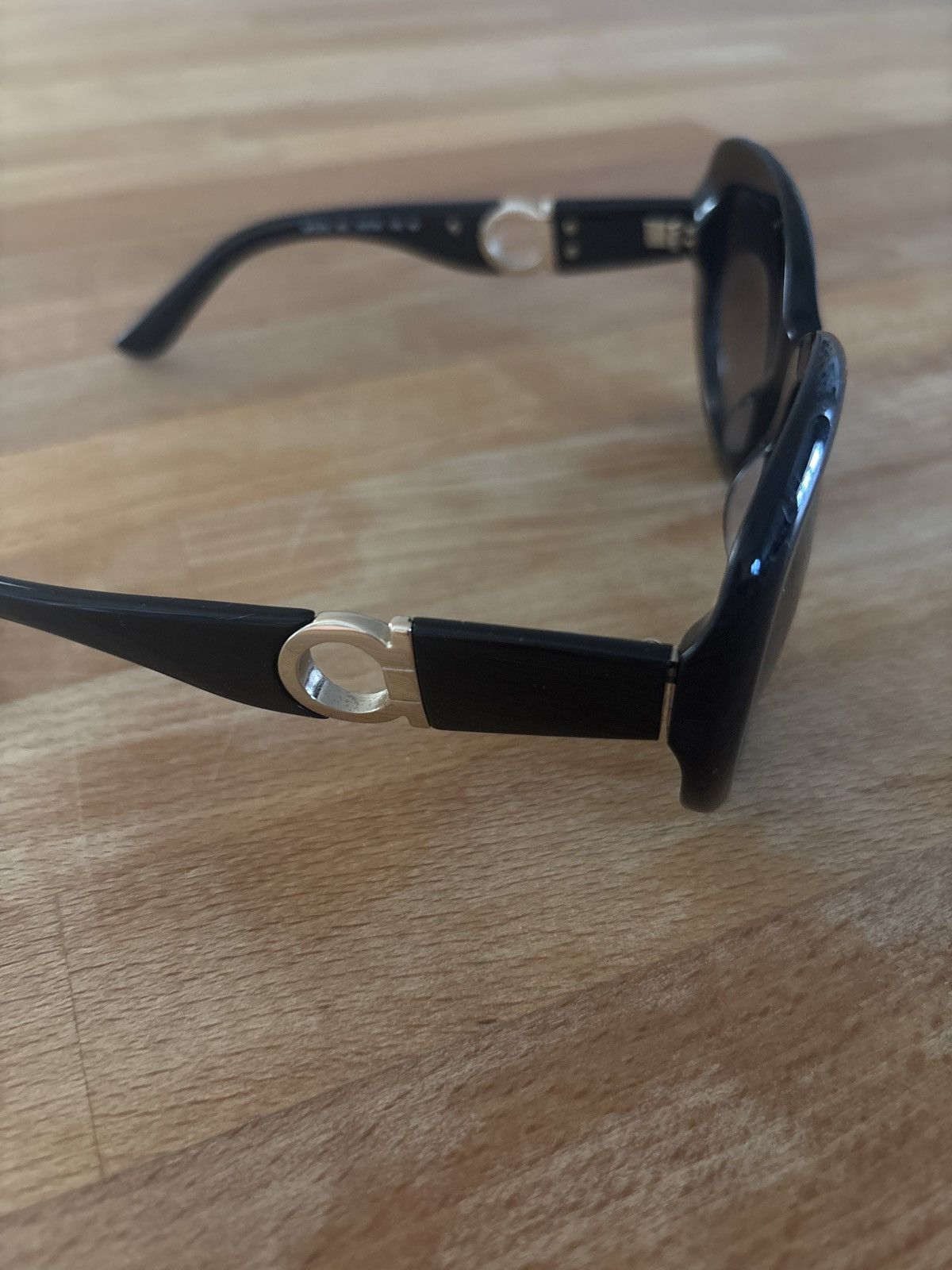 Salvatore Ferragamo black and gold ferragamo sunglasses Size ONE SIZE - 3 Thumbnail