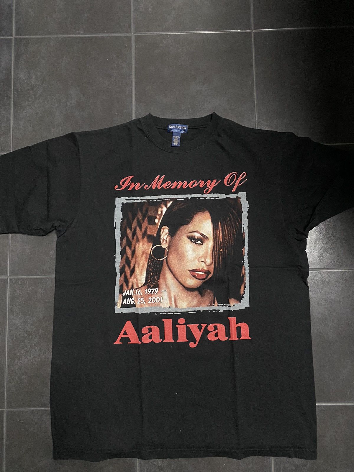 Rap Tees × Vintage Vintage Aaliyah Bootleg Tee Rap 2pac Supreme Size US L / EU 52-54 / 3 - 2 Thumbnail