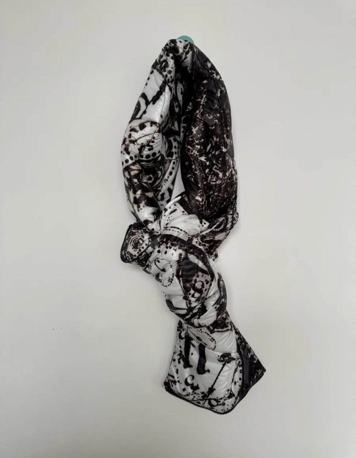 Takahiromiyashita The Soloist. TAKAHIROMIYASHITA THE SOLOIST takahiro miyashita down scarf Size ONE SIZE - 6 Thumbnail