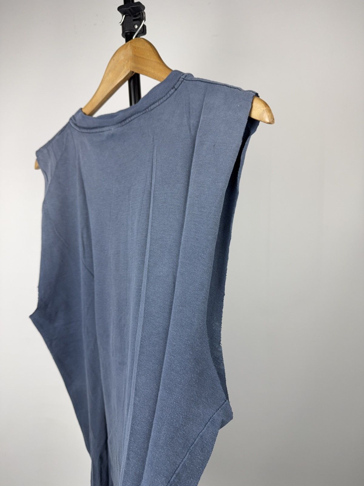 Vintage Vintage 90s Bottlenose Dolphins Australia Sleeveless Tee Size US M / EU 48-50 / 2 - 13 Thumbnail