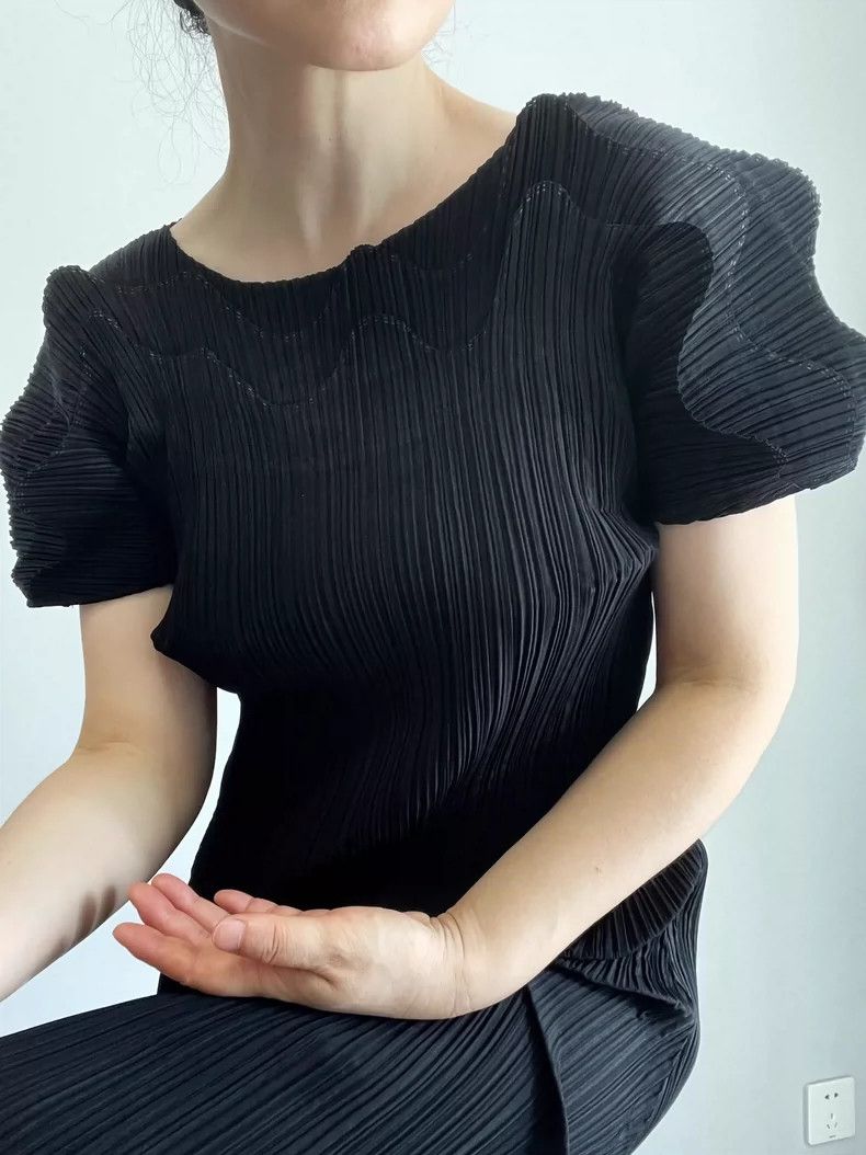 Issey Miyake Issey Miyake size:3 Black mainline dress Size S / US 4 / IT 40 - 1 Thumbnail