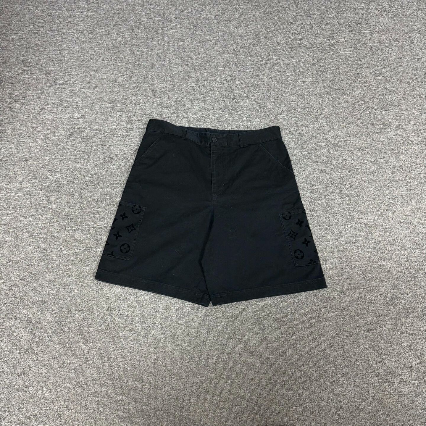 Louis Vuitton louis vuitton logo denim shorts for men Size US 28 / EU 44 - 1 Thumbnail