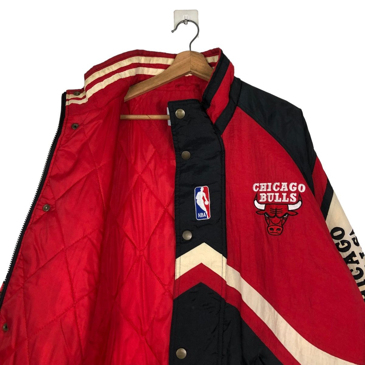 NBA 🔥VINTAGE BOMBER JACKET NBA STARTER CHICAGO BULLS BIG LOGO Size US L / EU 52-54 / 3 - 12 Thumbnail