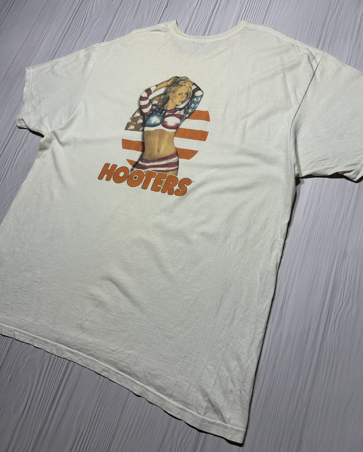 Vintage Vintage Hooters USA Girl Babe T-Shirt Y2K Size US XXL / EU 58 / 5 - 2 Thumbnail