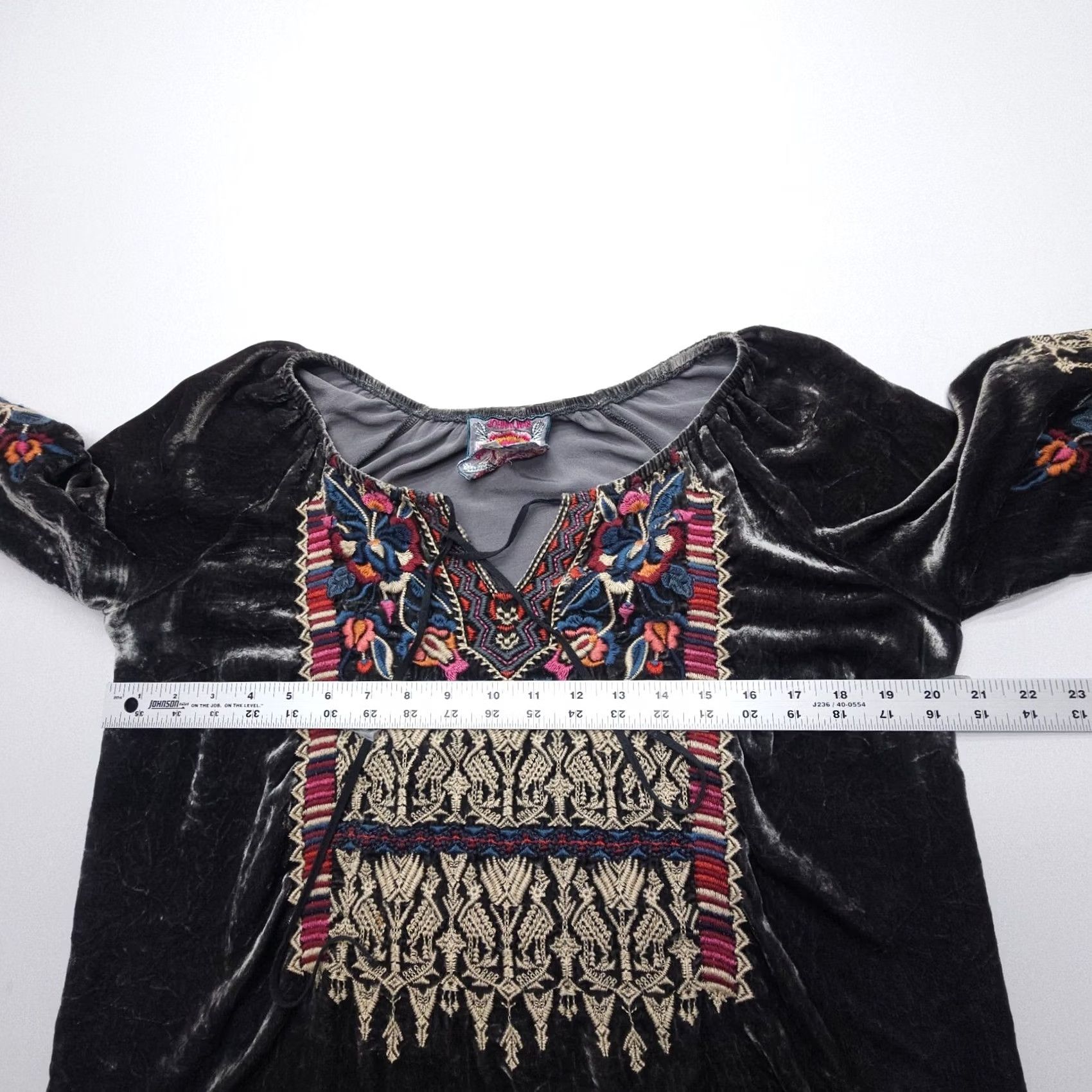 Johnny Was Johnny Was Claude Floral Velvet Blouse Gray S Embroidered Bohemian Casual Sleeve 3/4 V-Neck Womens Blouse Size S / US 4 / IT 40 - 7 Thumbnail