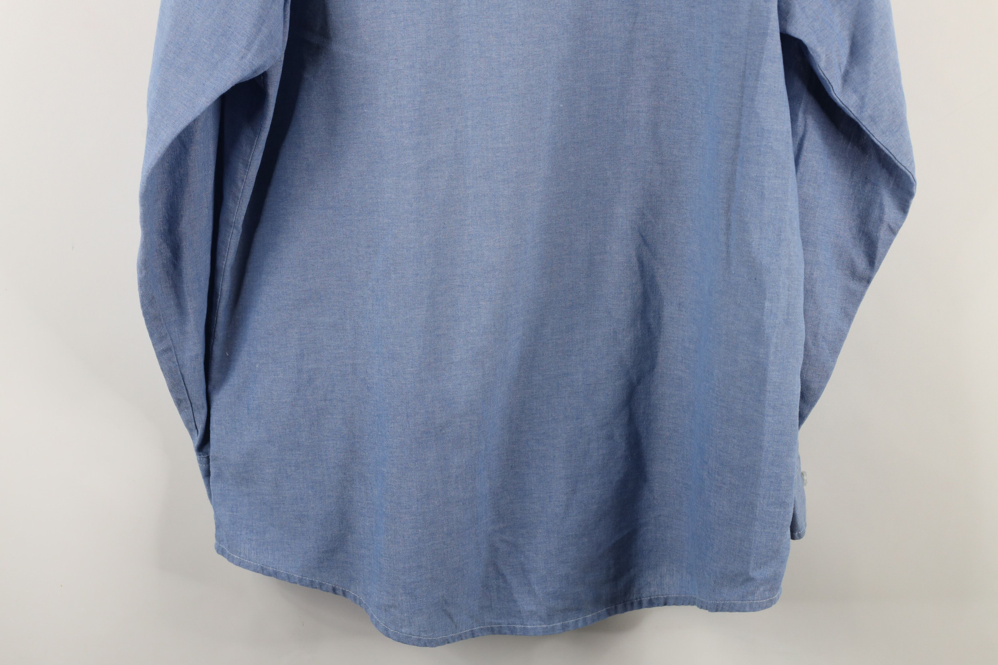 Vintage Vintage 90s Streetwear Chambray Work Button Shirt Blue Size US L / EU 52-54 / 3 - 13 Thumbnail