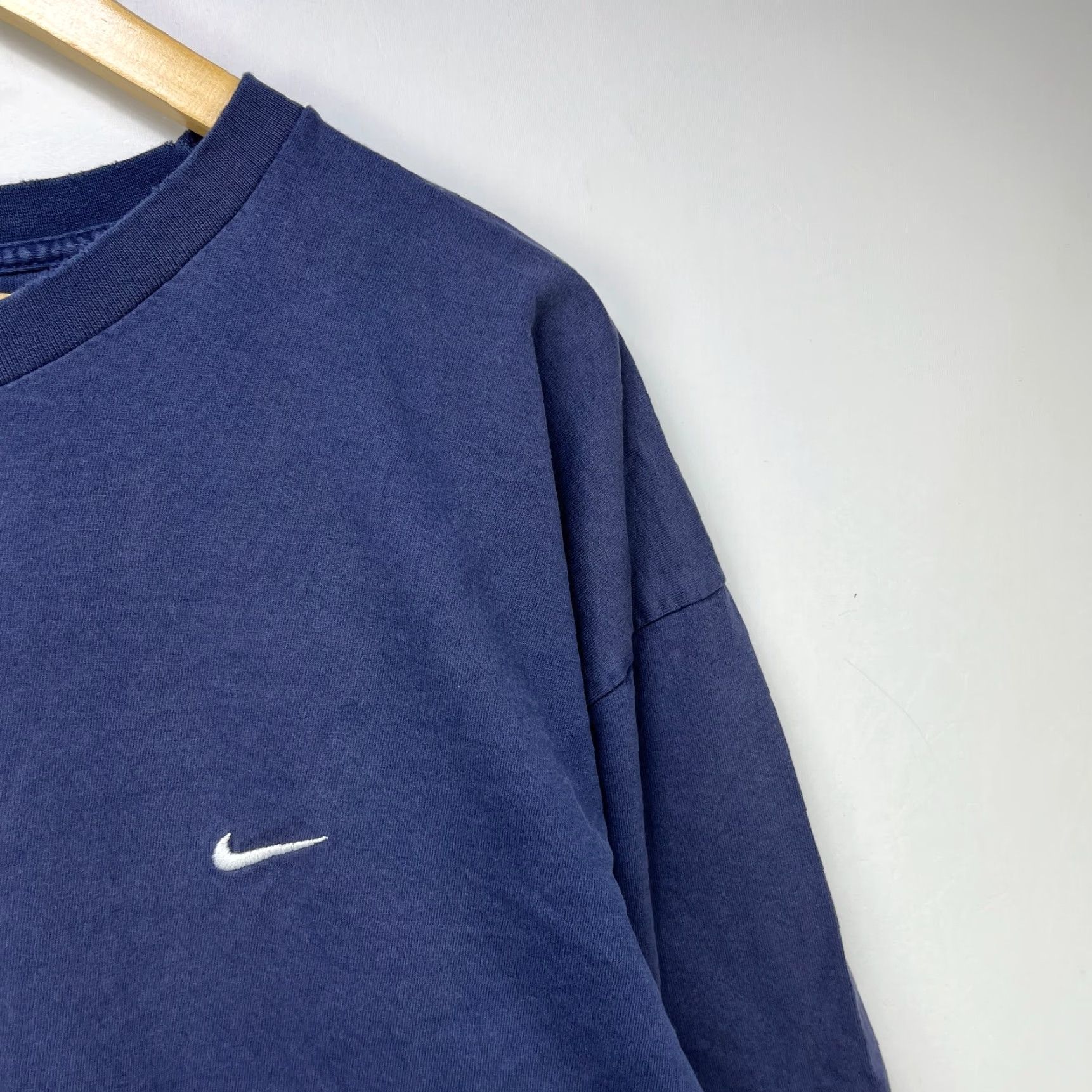 Nike VINTAGE Nike Shirt 2XL Men Blue Swoosh Embroidered Sun Faded Y2K T-Shirt Ole Miss Rebels Mens Size US XXL / EU 58 / 5 - 3 Thumbnail