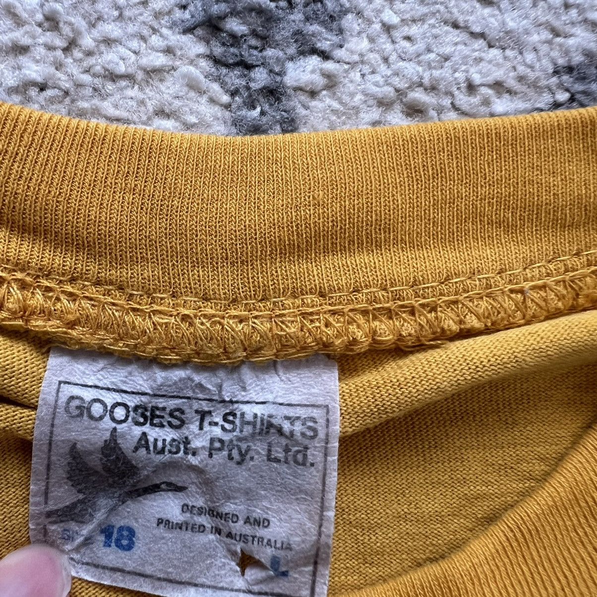 Vintage vintage australia kangaroo yellow graphic tee Size US L / EU 52-54 / 3 - 4 Thumbnail