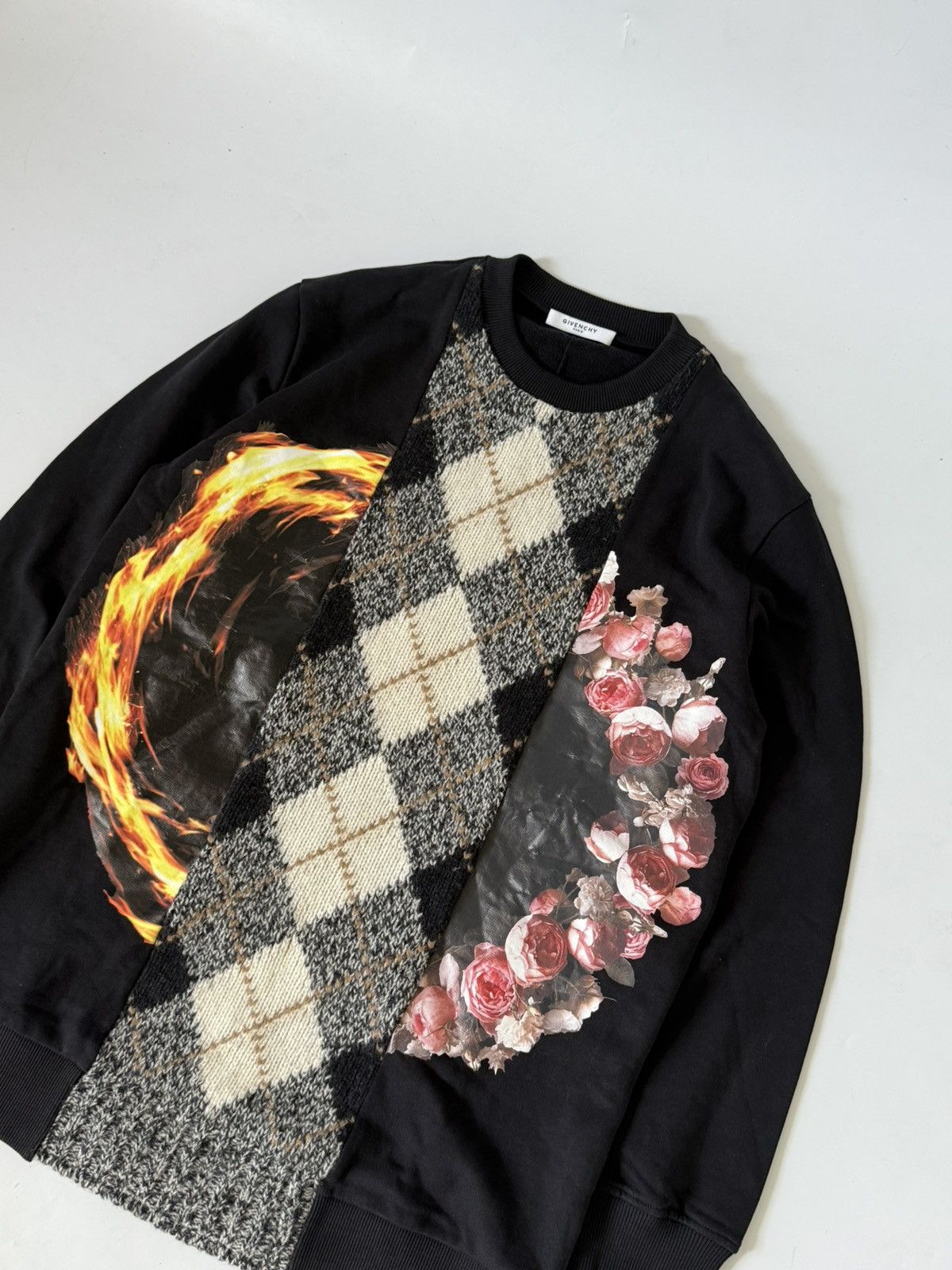 Givenchy Givenchy Floral & Flame Sweatshirt Size US M / EU 48-50 / 2 - 3 Thumbnail