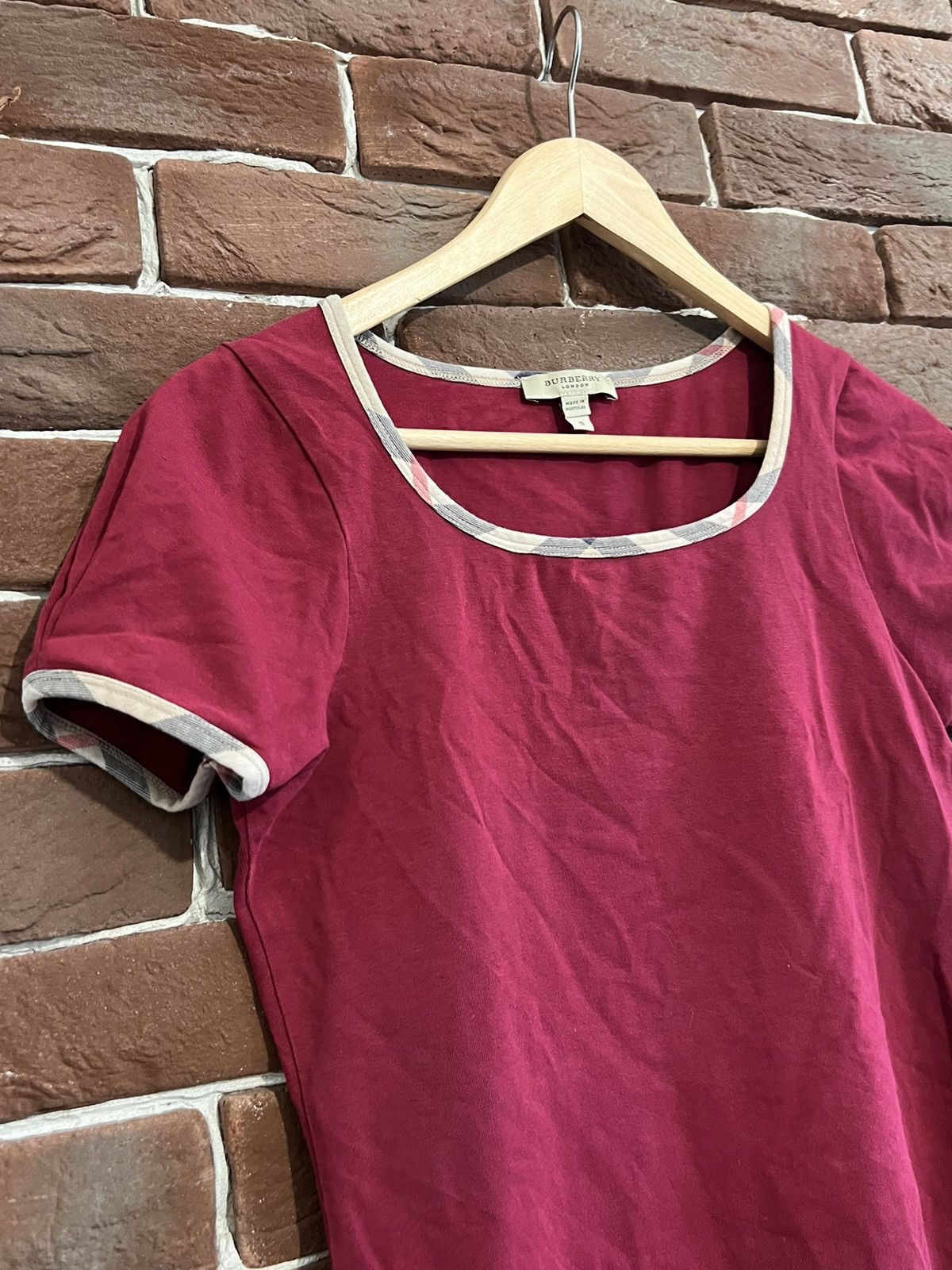 Burberry Vintage Y2K Burberry Luxury T-shirt Burgundy Small Size S / US 4 / IT 40 - 5 Thumbnail