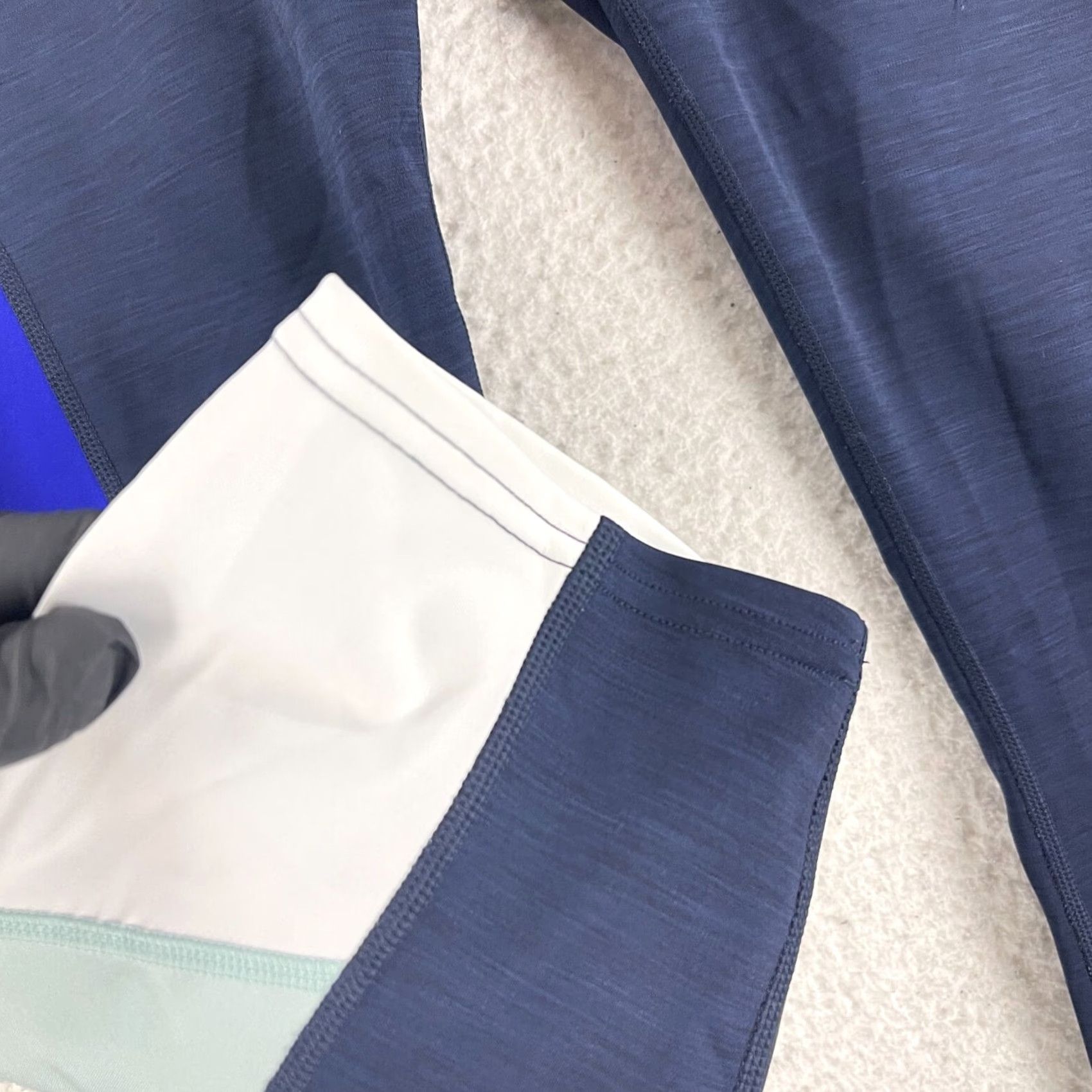 Athleta Athleta Blue Colorblock Sonar Capri Legging Womens Medium Size 29" - 5 Thumbnail