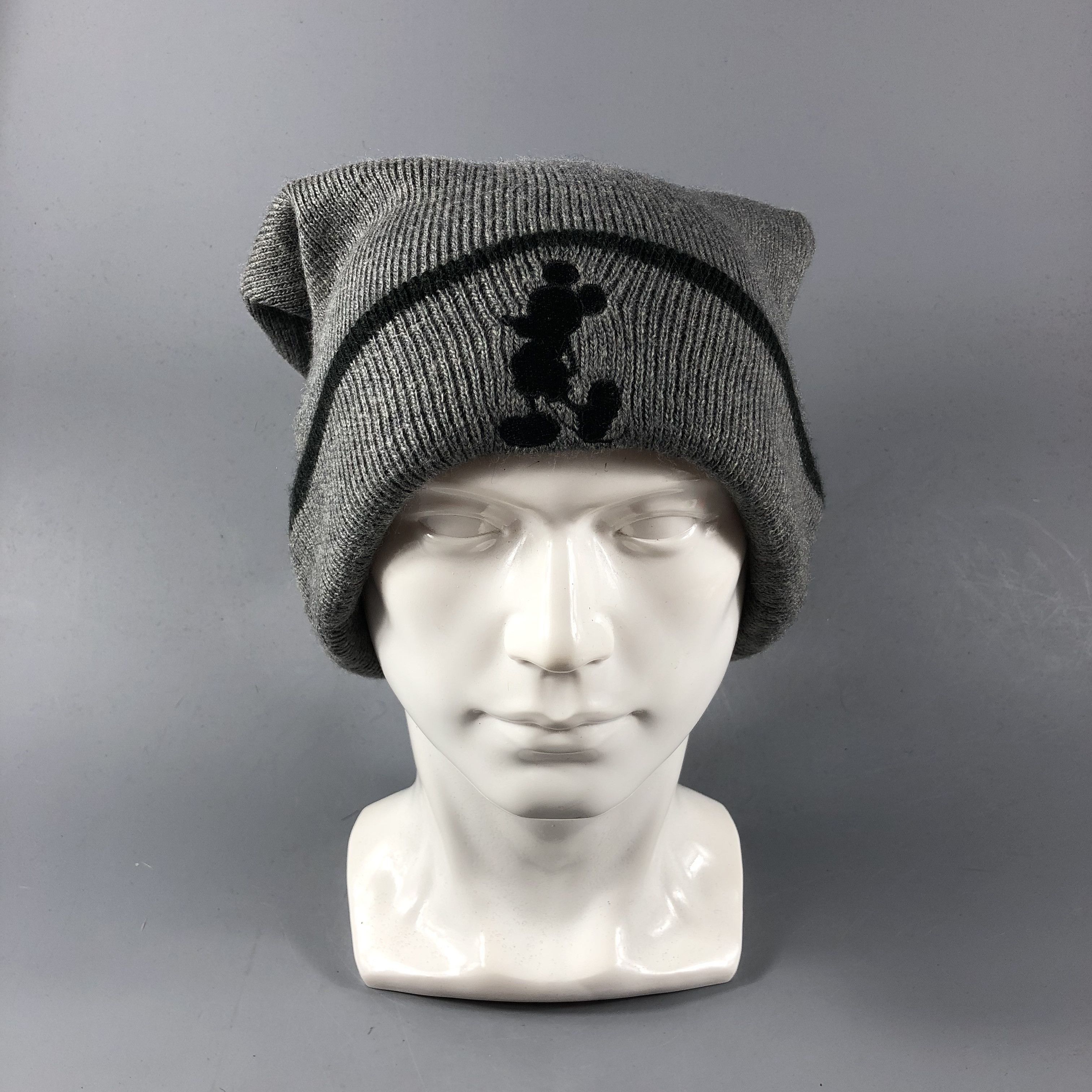 Mickey Mouse Mickey Mouse Bobble Beanie Snowcap Snow Hat B701 Size ONE SIZE - 1 Thumbnail