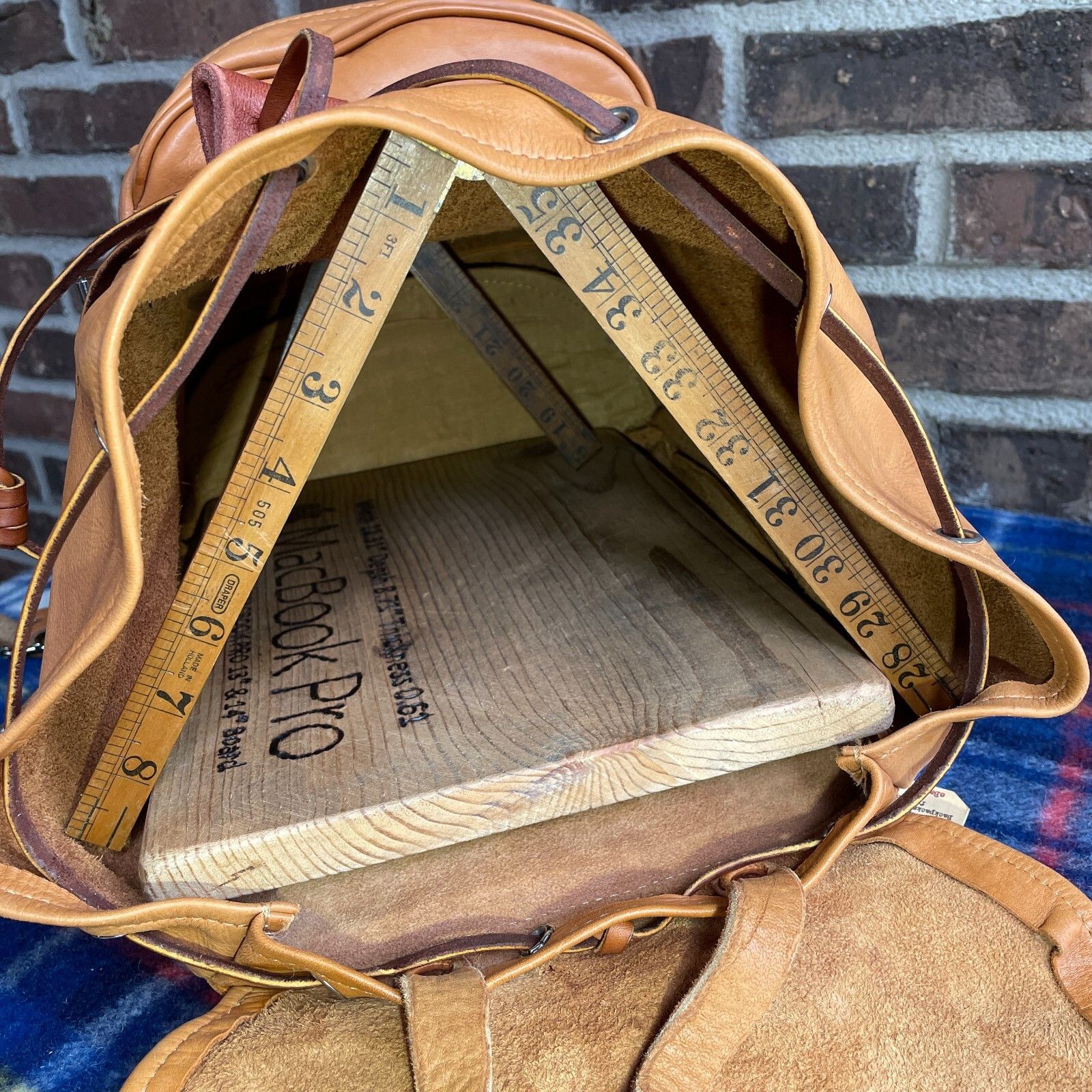 Other RARE 1970s REINDEER HIDE LEATHER BACKPACK RUCKSACK R$1398 Size ONE SIZE - 13 Thumbnail