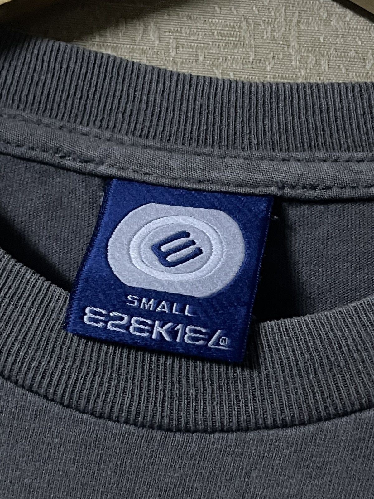 Ezekiel Vintage Ezekiel Classic Logo Skateboard Tshirt Size US S / EU 44-46 / 1 - 4 Thumbnail