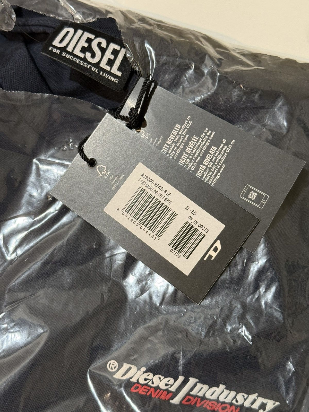 Diesel Diesel t-shirt with embossed logo L Size US L / EU 52-54 / 3 - 3 Thumbnail